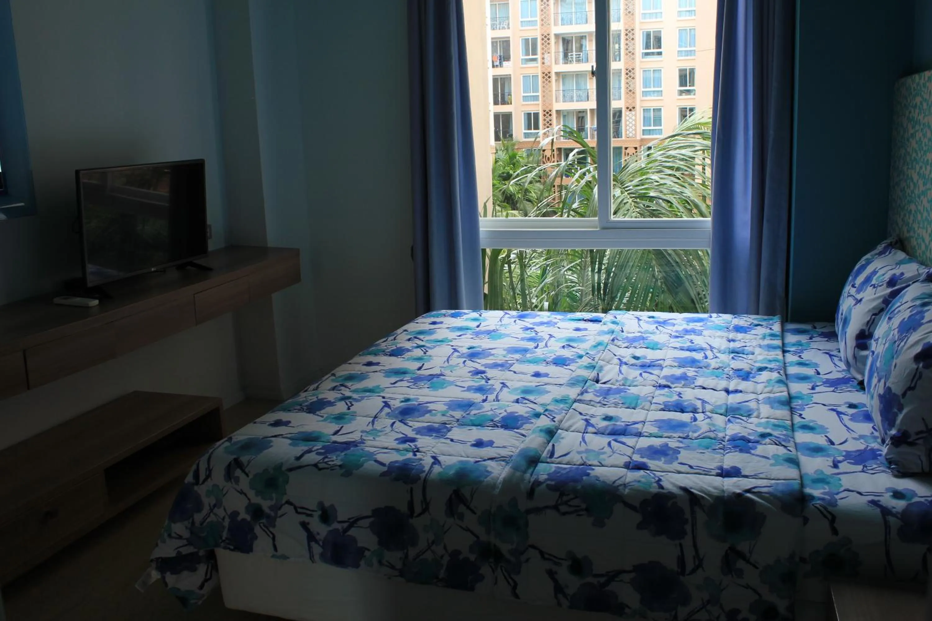 Bed in Atlantis Condo Resort Jomtien TLH