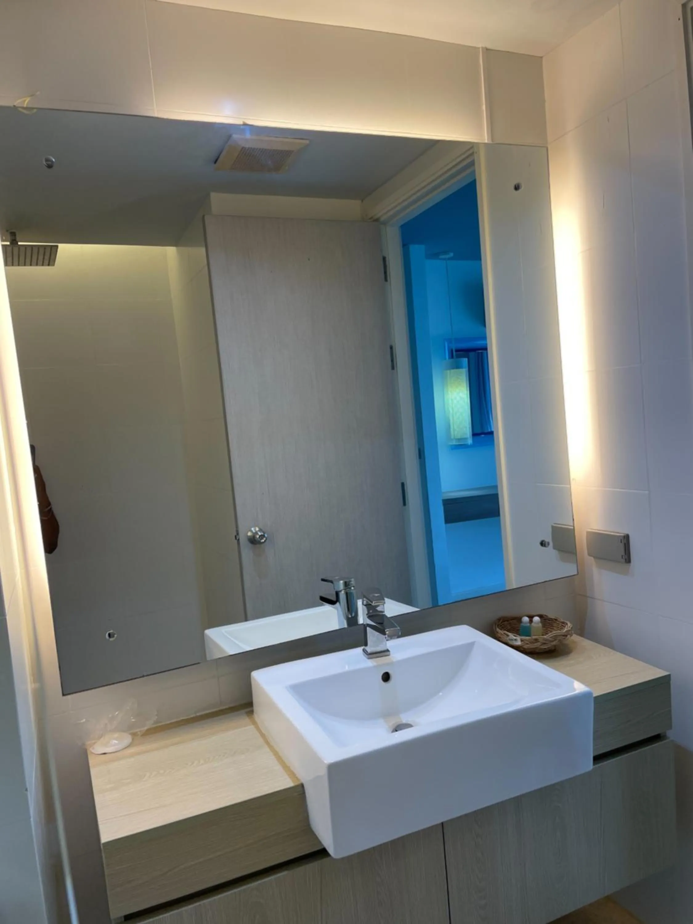 Bathroom in Atlantis Condo Resort Jomtien TLH