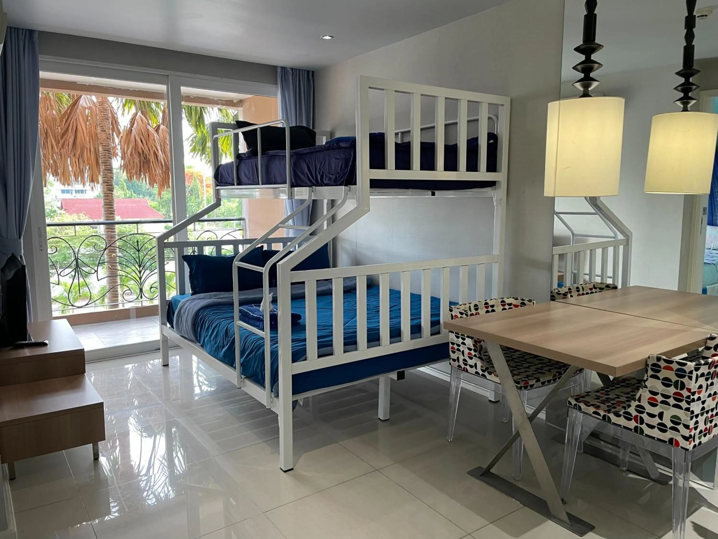 bunk bed in Atlantis Condo Resort Jomtien TLH