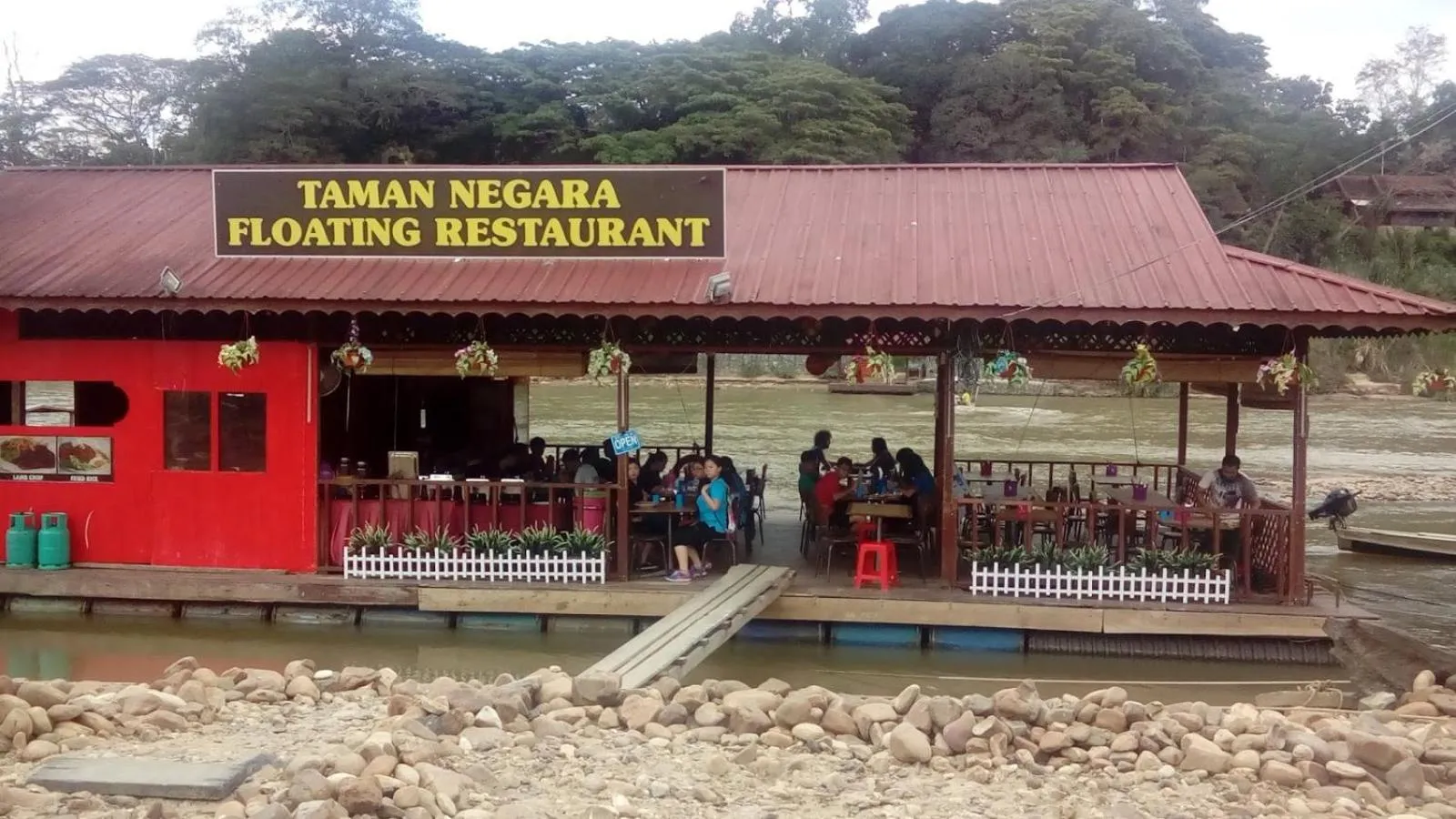 Restaurant/places to eat in Taman Negara River View Lodge