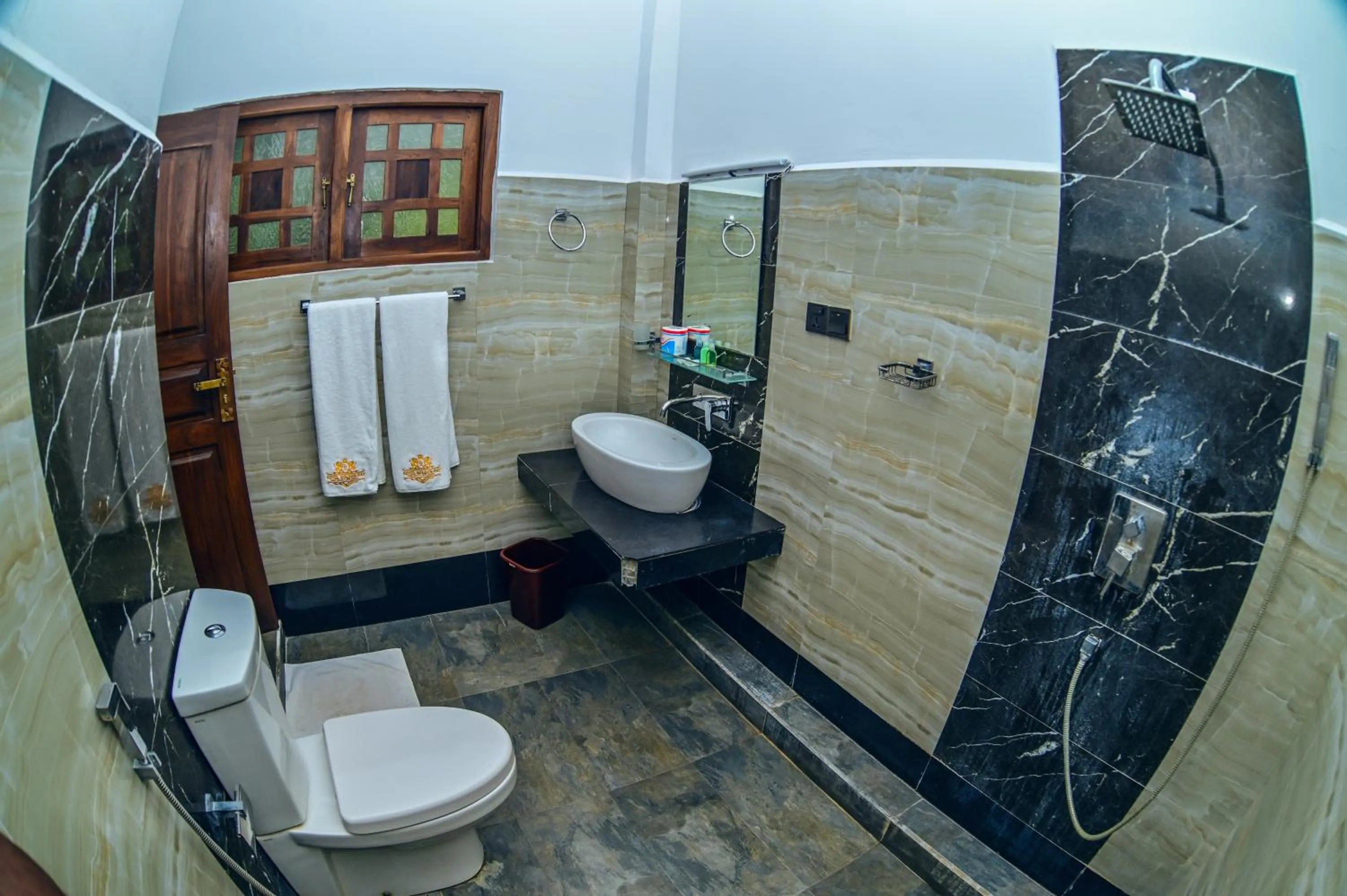 Bathroom in Hotel Golden Ray