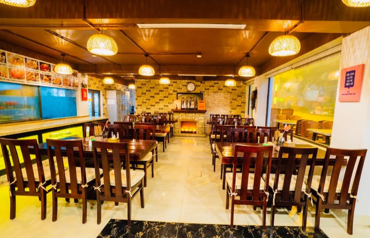 Restaurant/places to eat in Le Bordeaux Sapa Hotel
