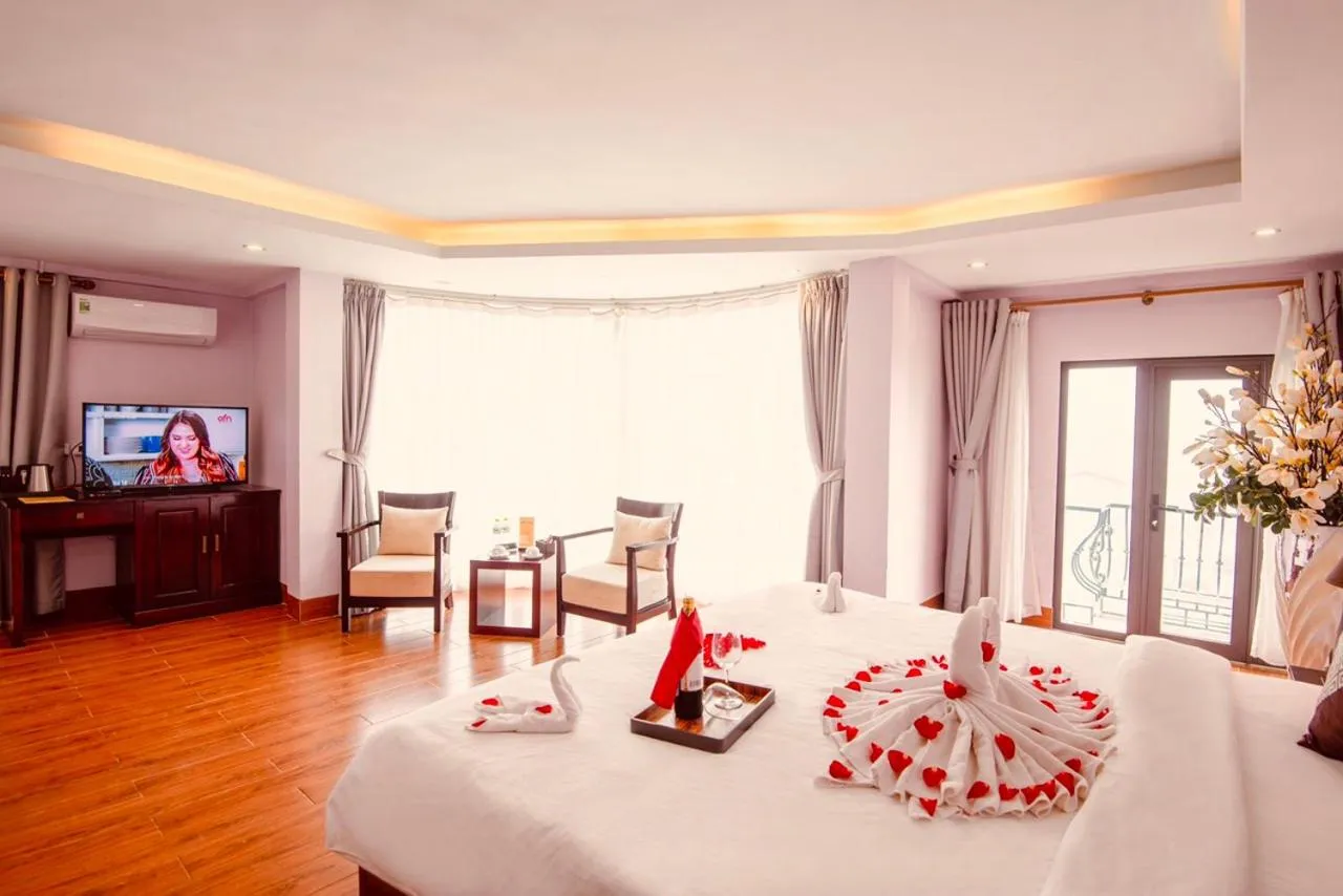 Bed in Le Bordeaux Sapa Hotel