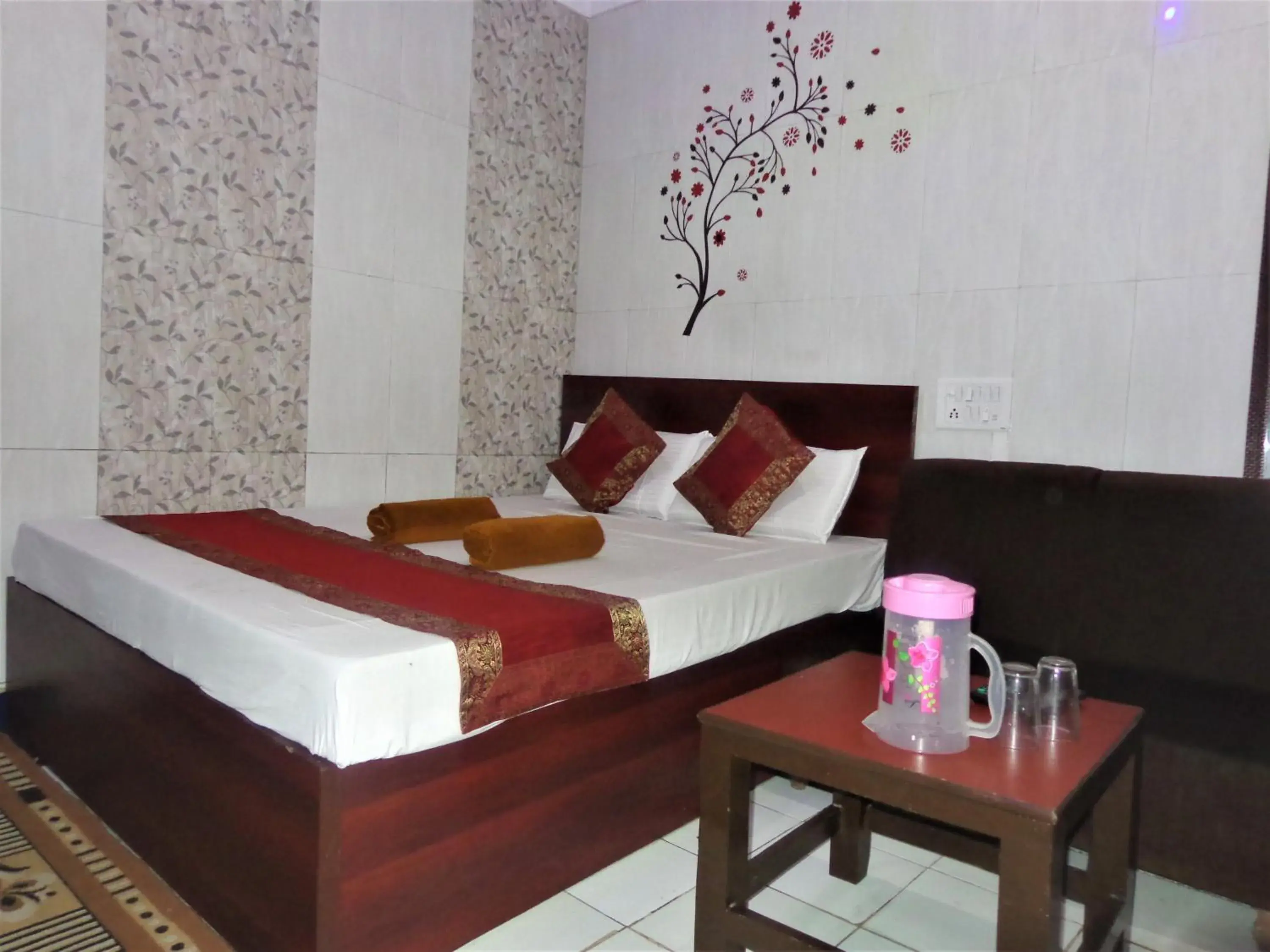 Bedroom, Bed in Luxmi Hotel Bedroom, Bed in Luxmi Hotel