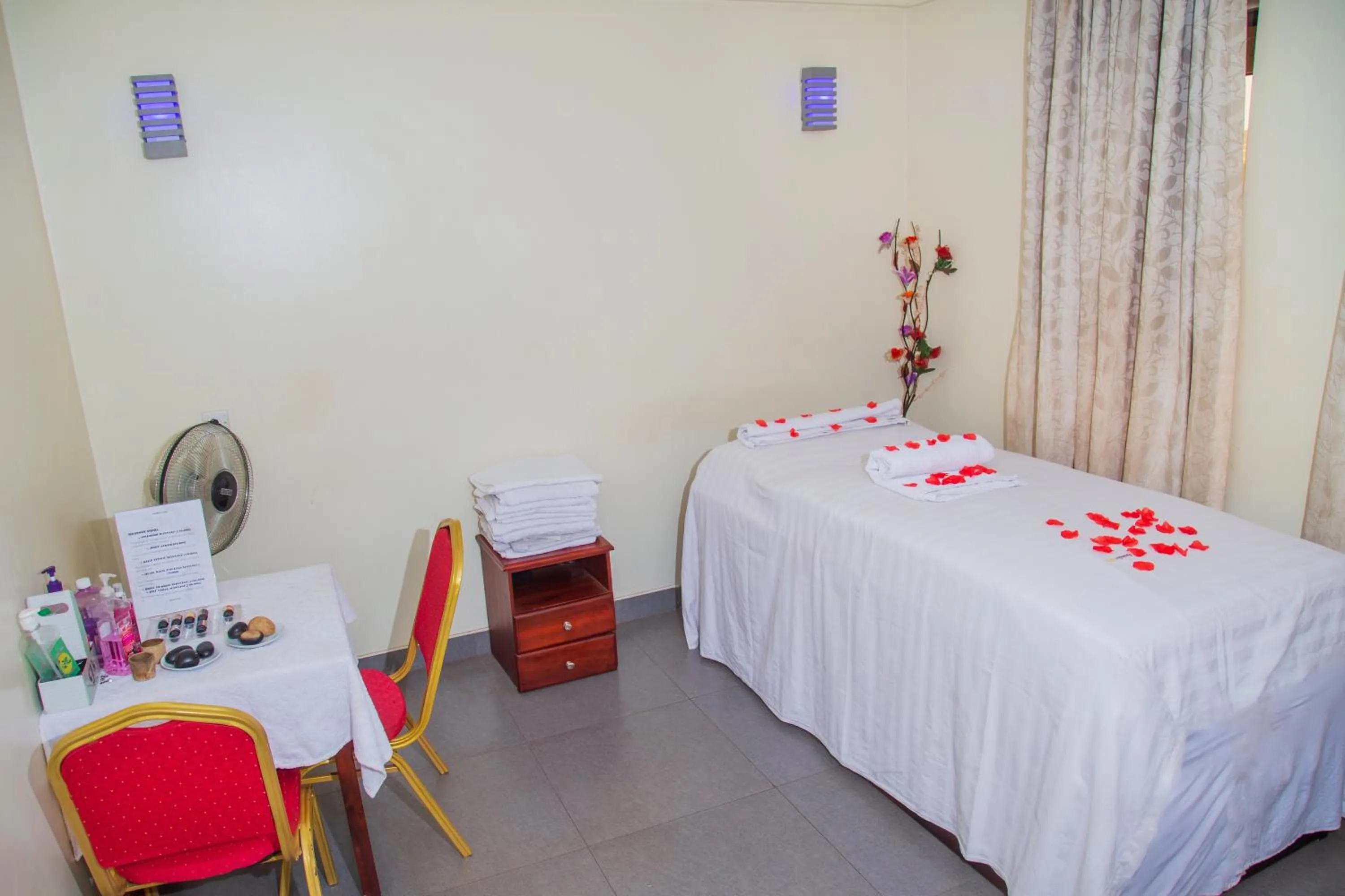 Bed in Kenendia Hotel