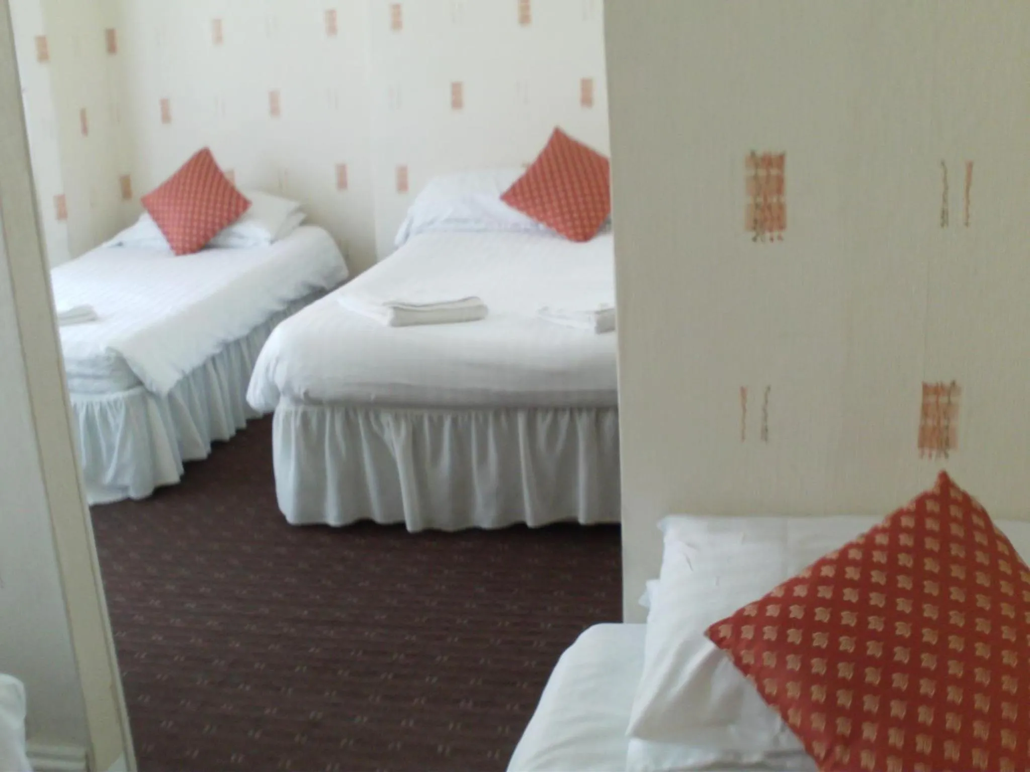 Bedroom, Bed in The Albert Hotel Near Winter Gardens