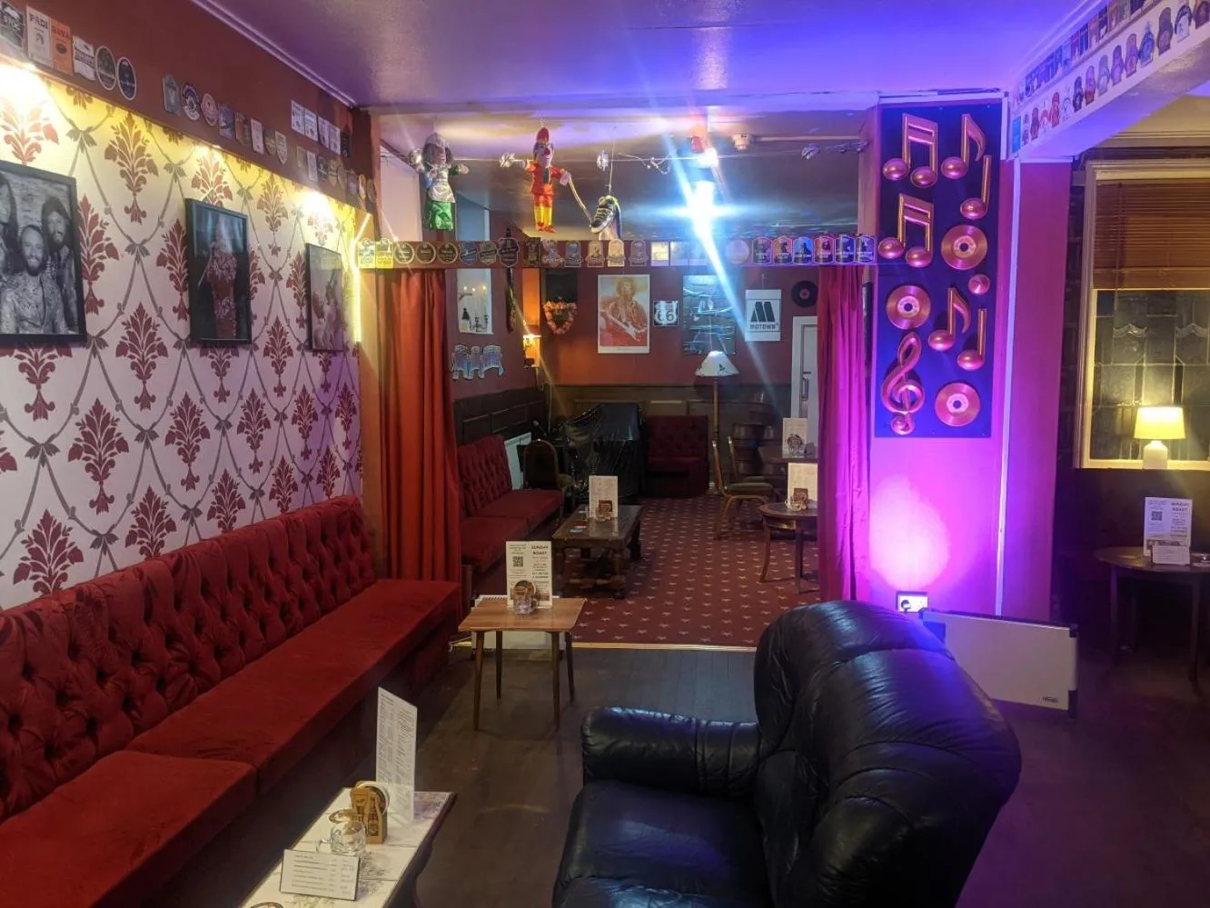 Nightclub / DJ in The Albert Hotel Near Winter Gardens