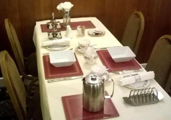 Restaurant/places to eat in The Albert Hotel Near Winter Gardens