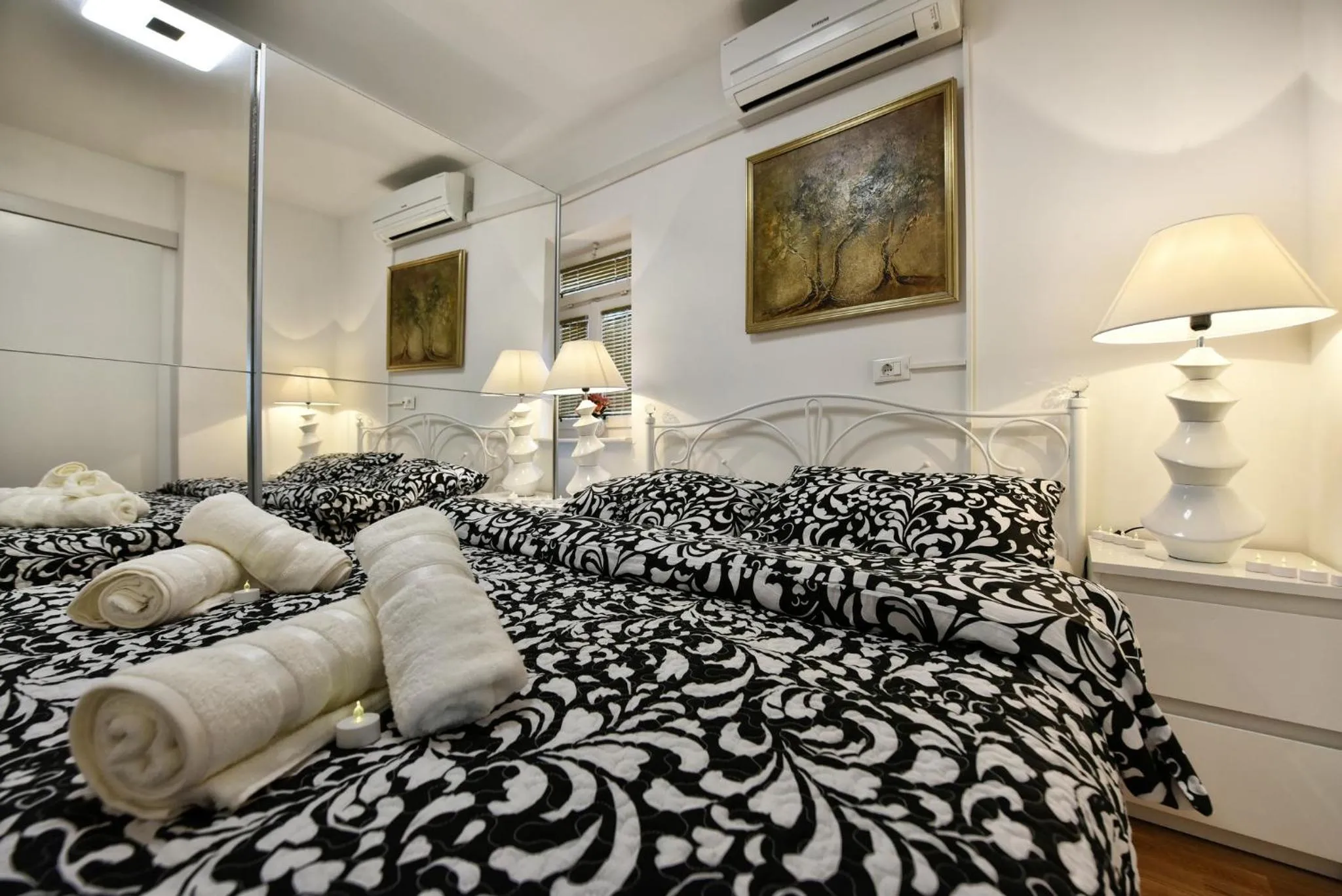 Bed in Apartment Markovski