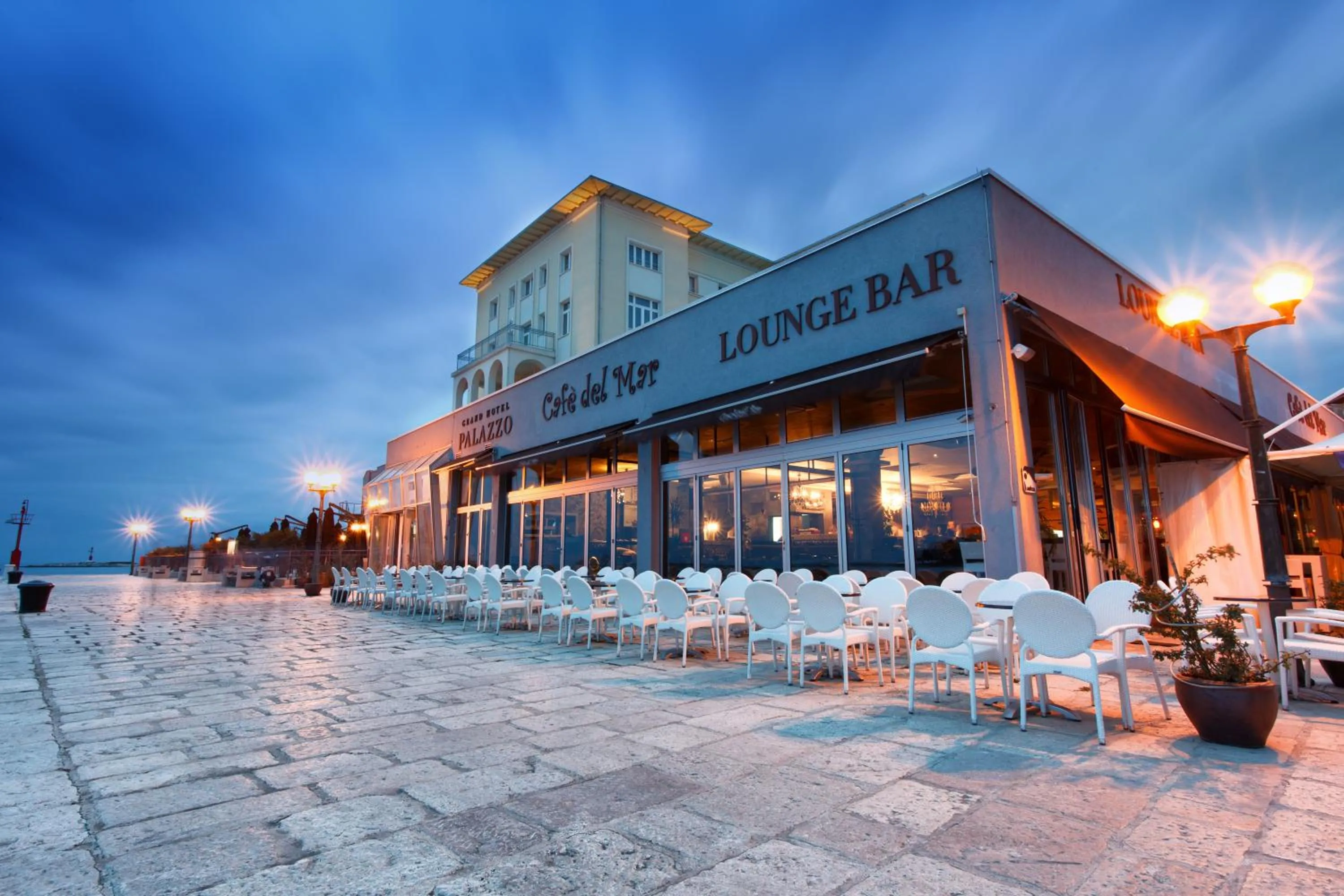 Restaurant/places to eat in Apartment Markovski