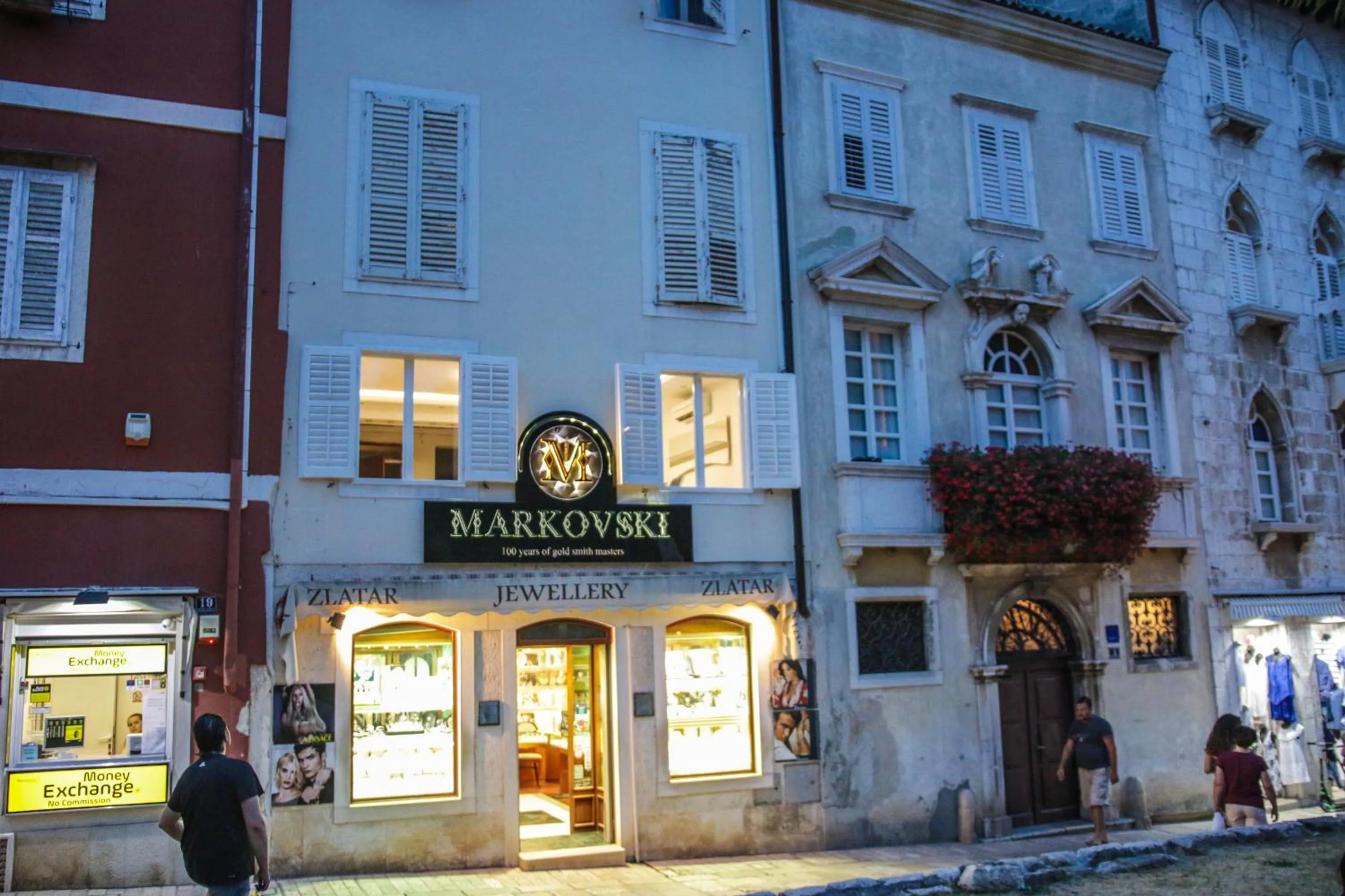 Property building in Apartment Markovski