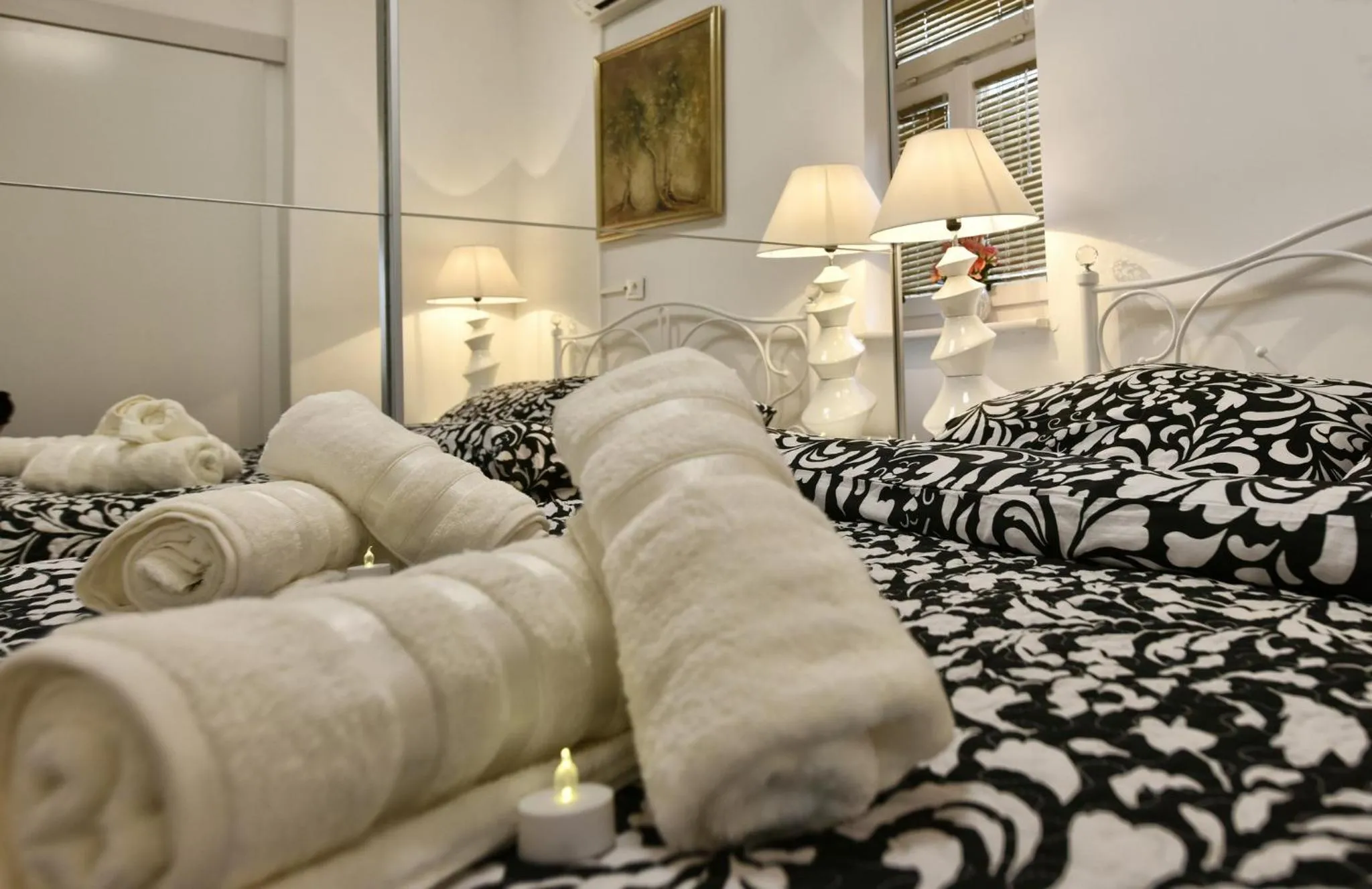 Bed in Apartment Markovski