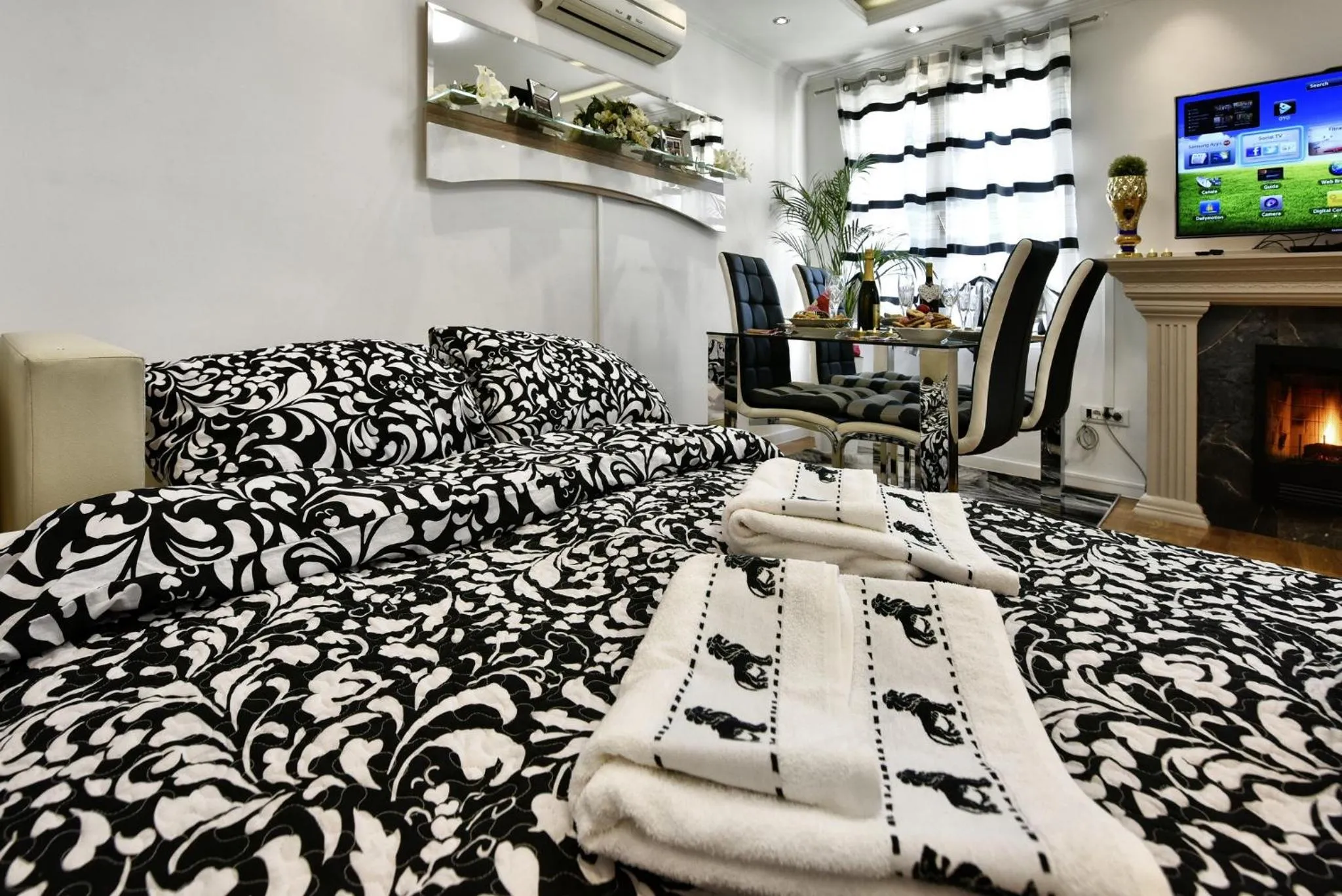 Bed in Apartment Markovski