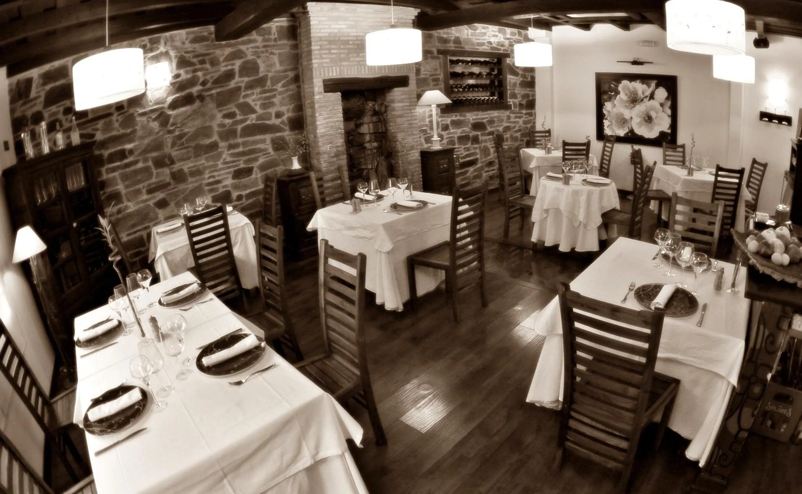 Restaurant/places to eat in La Posada del Casar