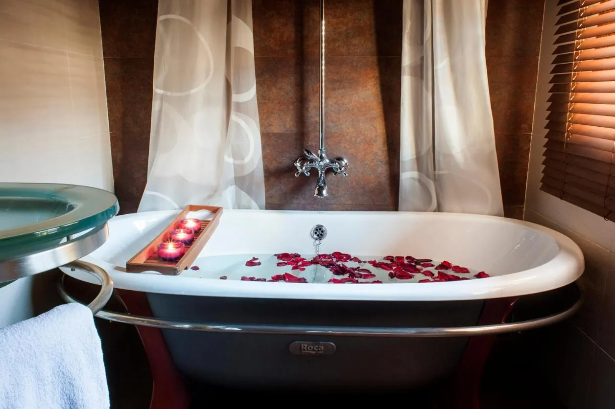 Bathroom in La Posada del Casar