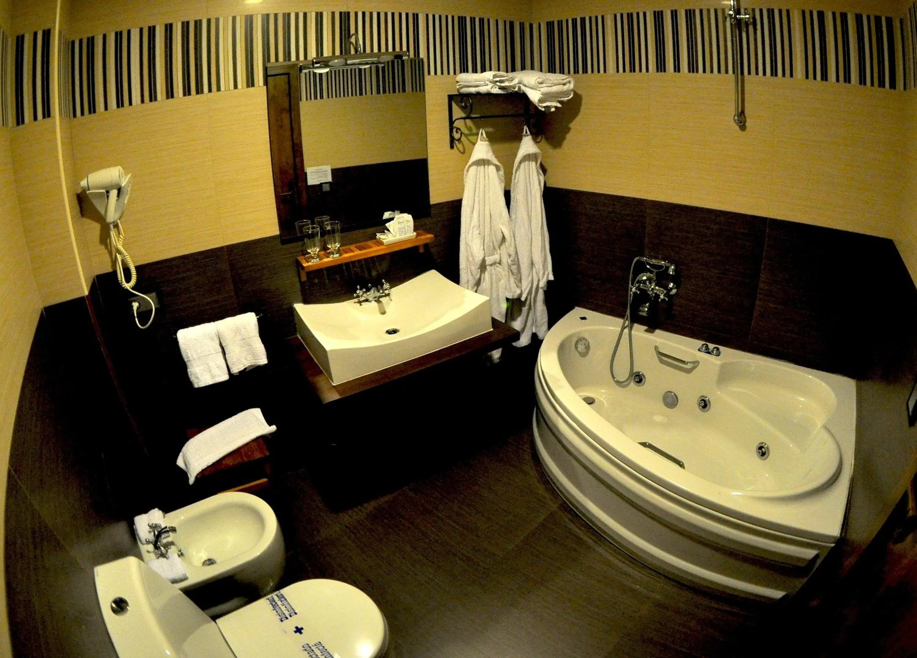 Bathroom in La Posada del Casar