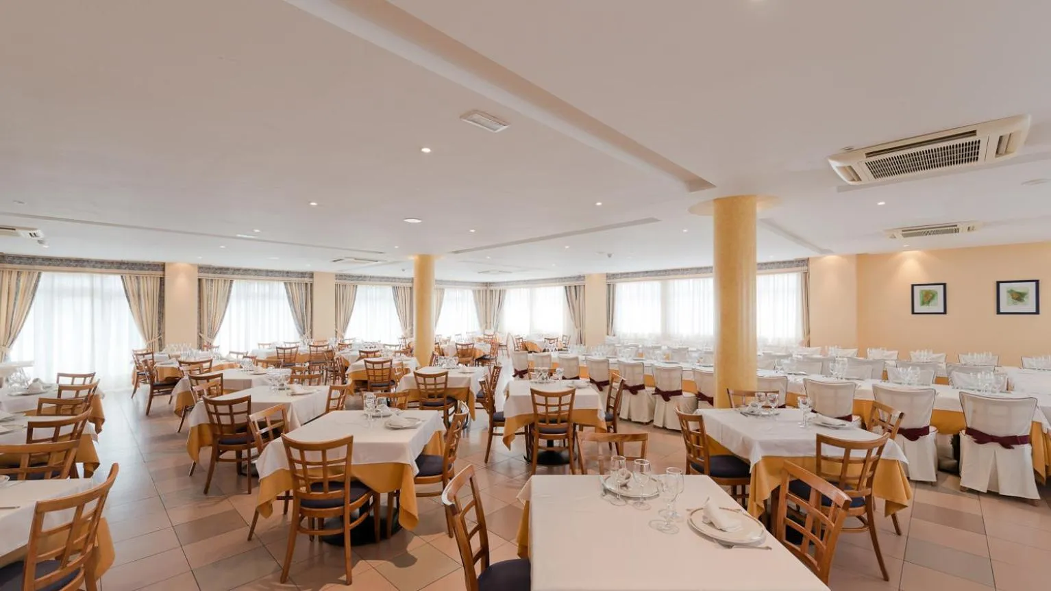 Restaurant/places to eat in Hotel Ruta del Duero