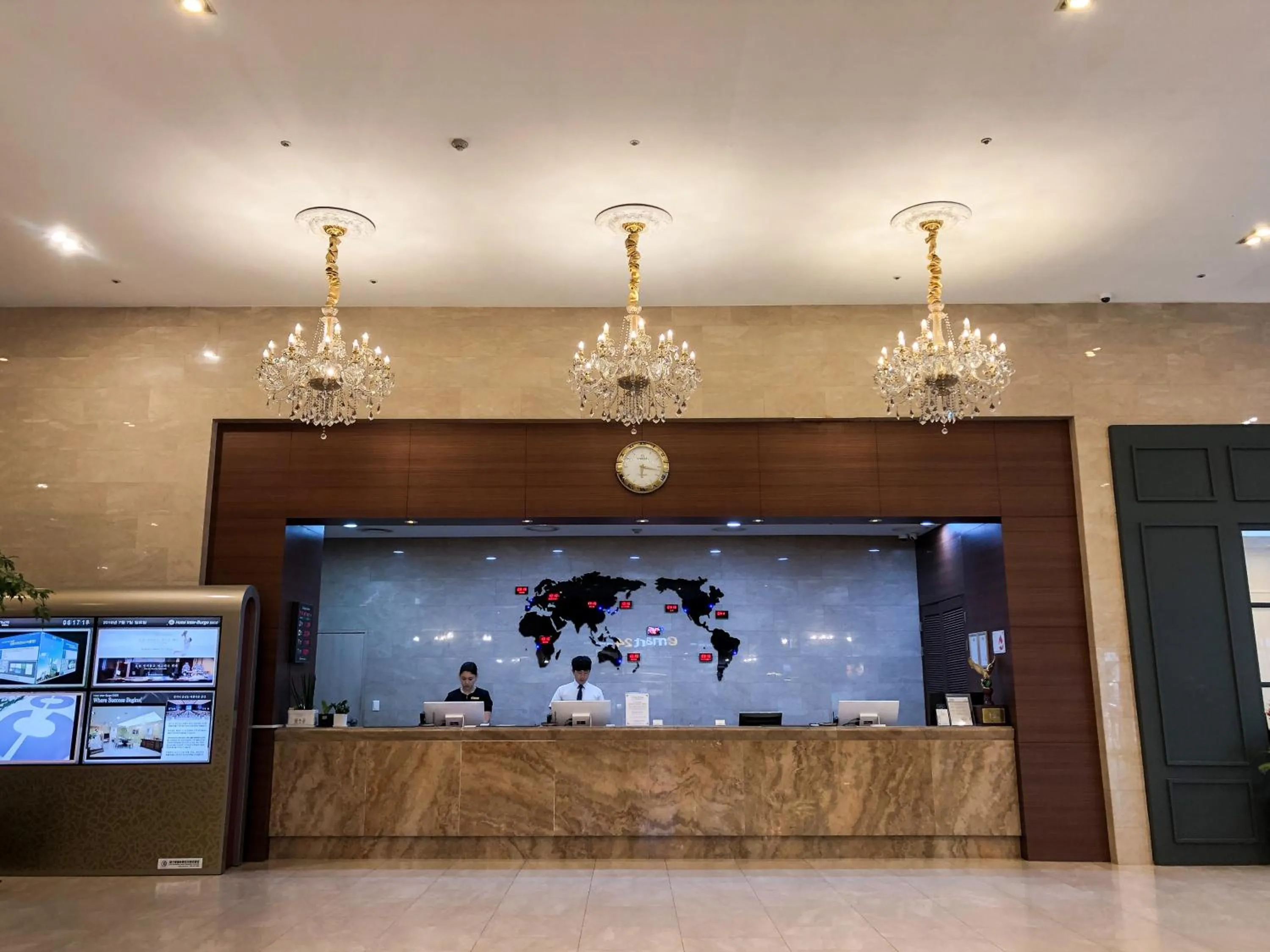 Lobby or reception in Hotel Interburgo Exco