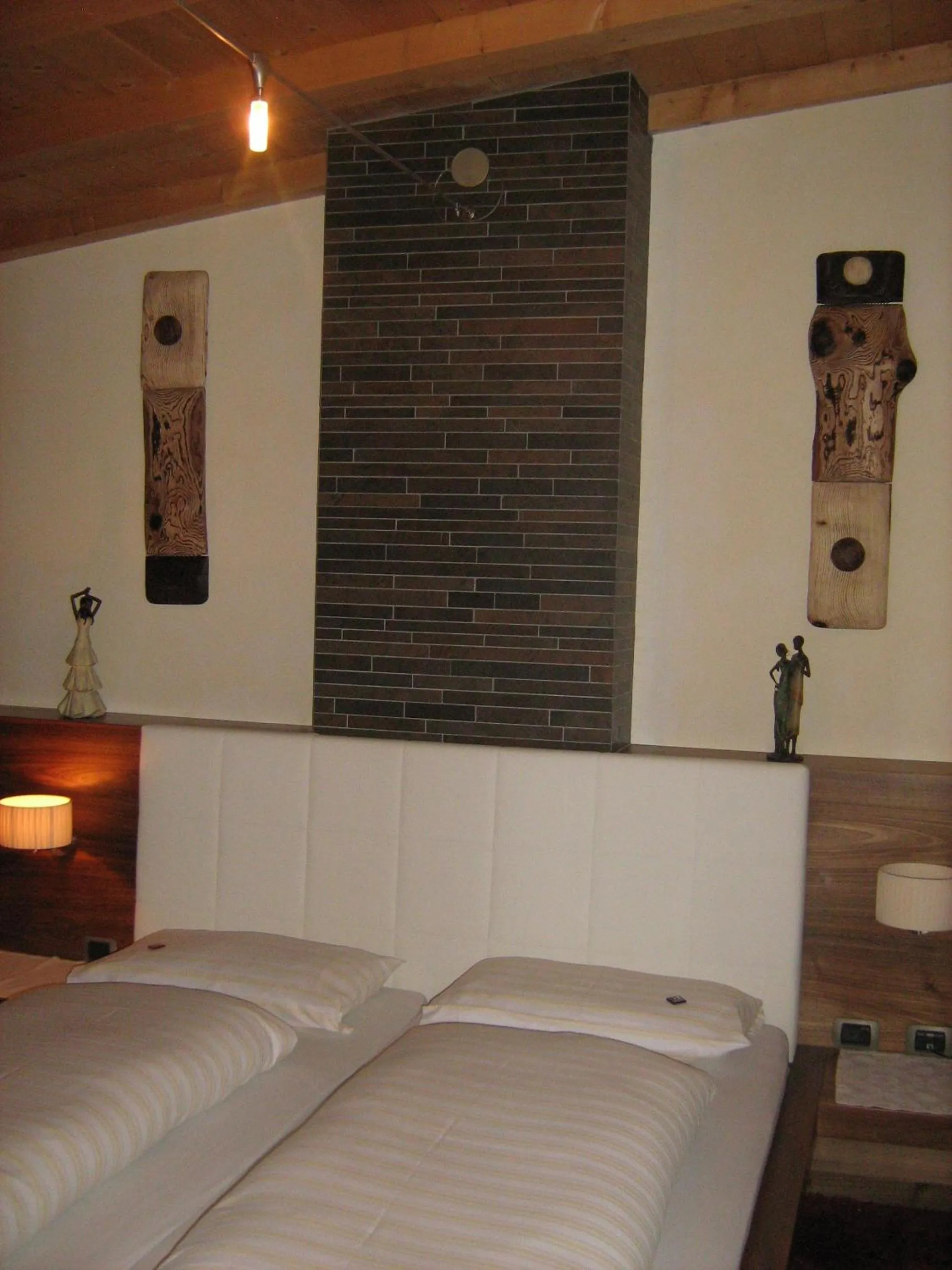 Bed in Albergo Posta Pederoa