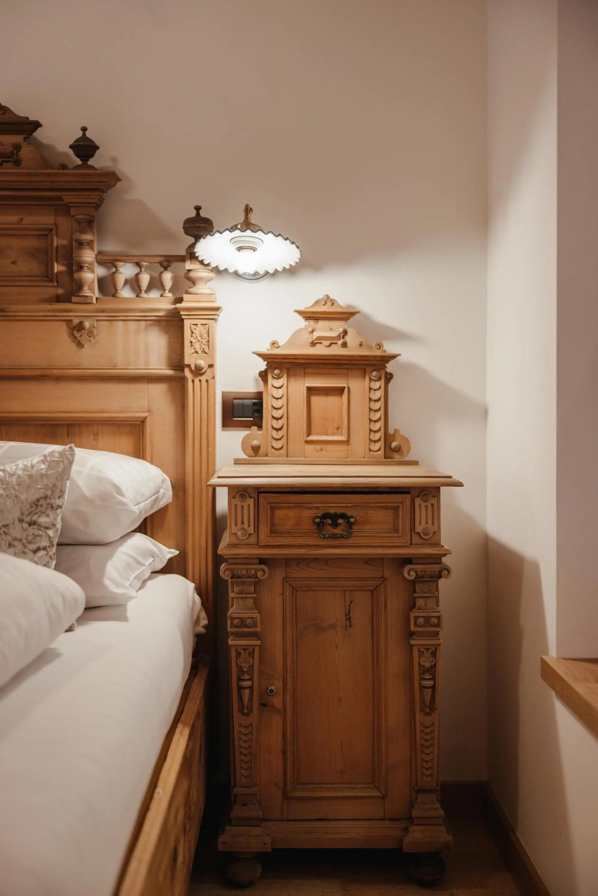 Bed in Albergo Posta Pederoa