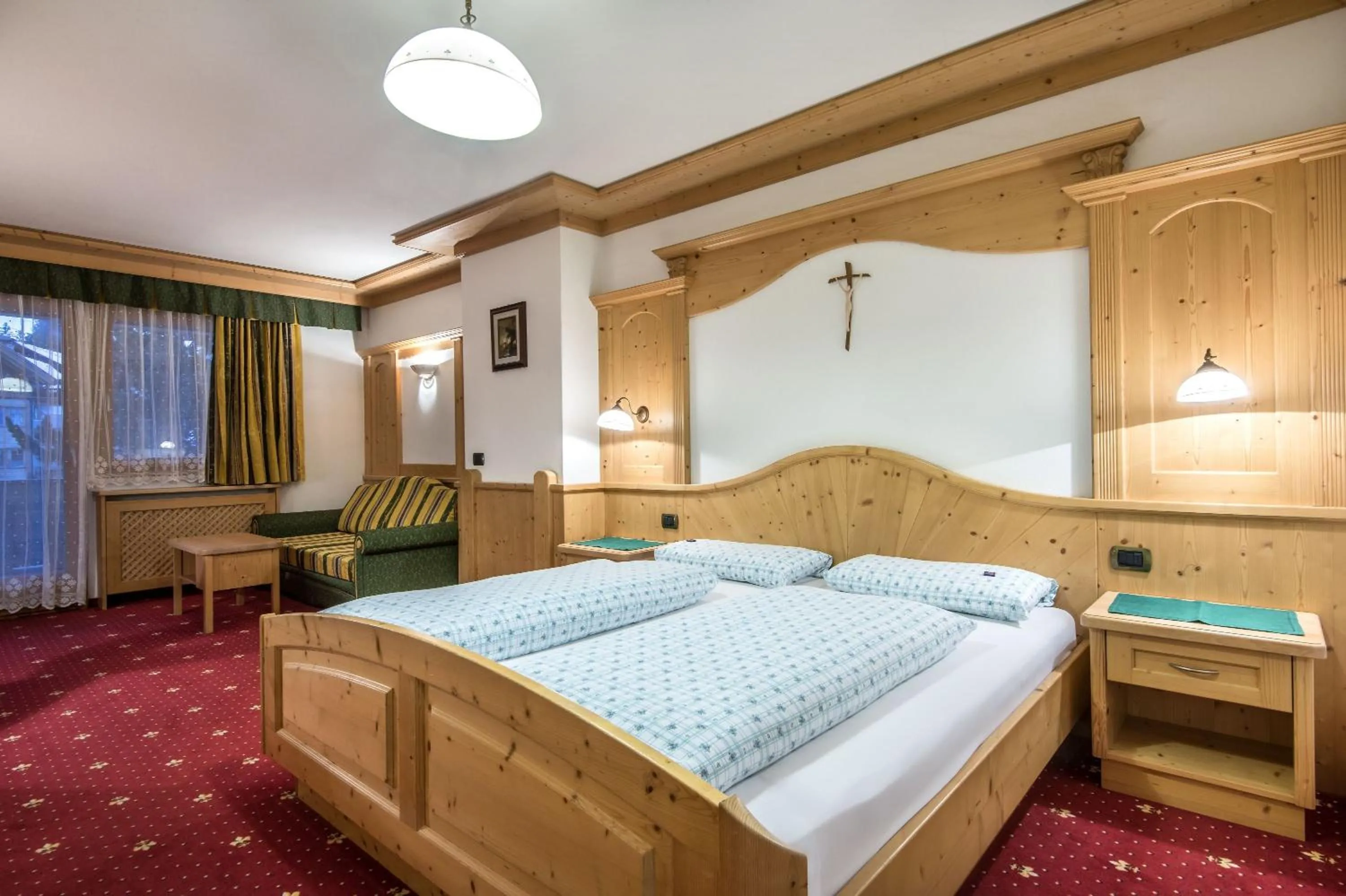 Photo of the whole room, Bed in Albergo Posta Pederoa