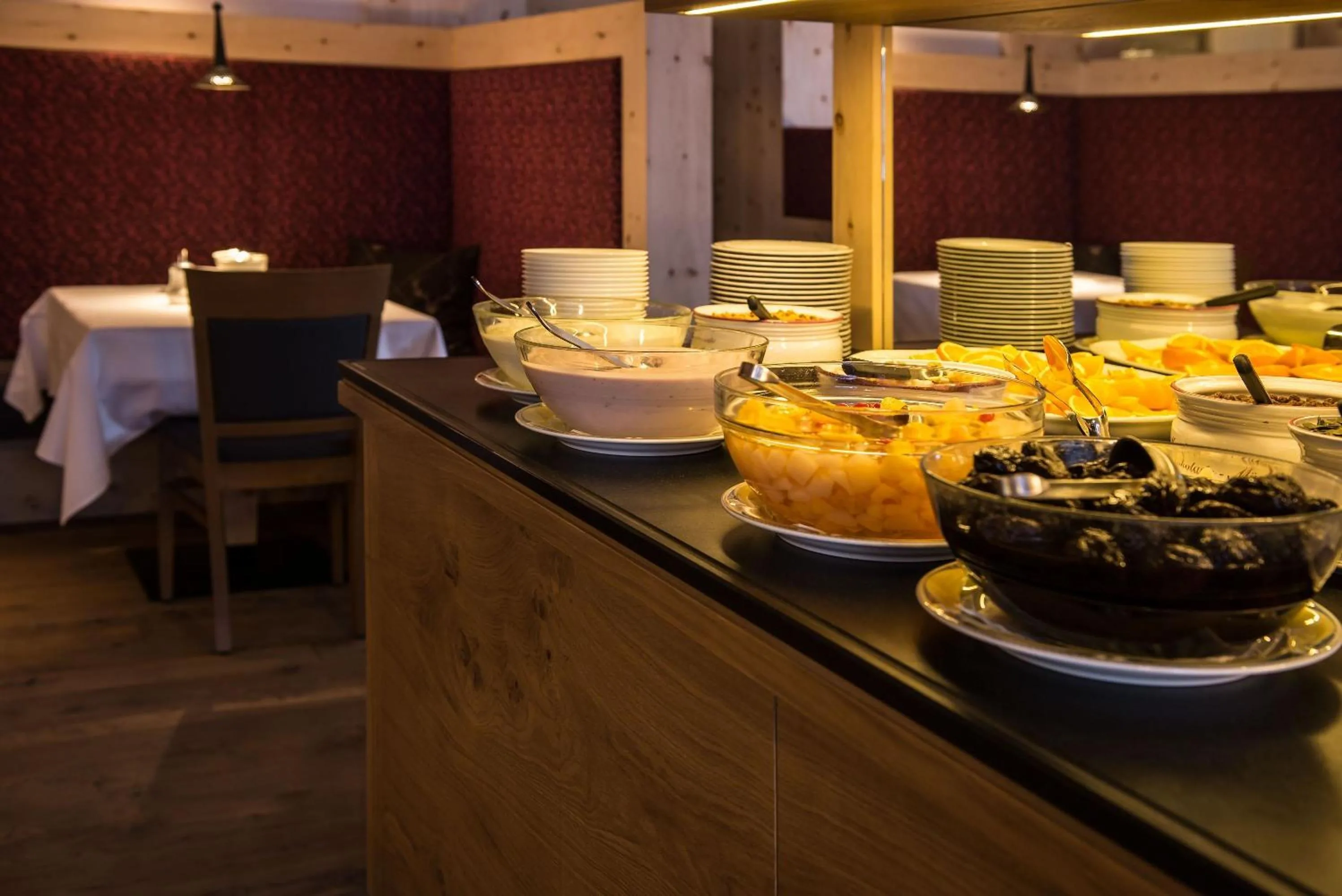 Food and drinks in Albergo Posta Pederoa