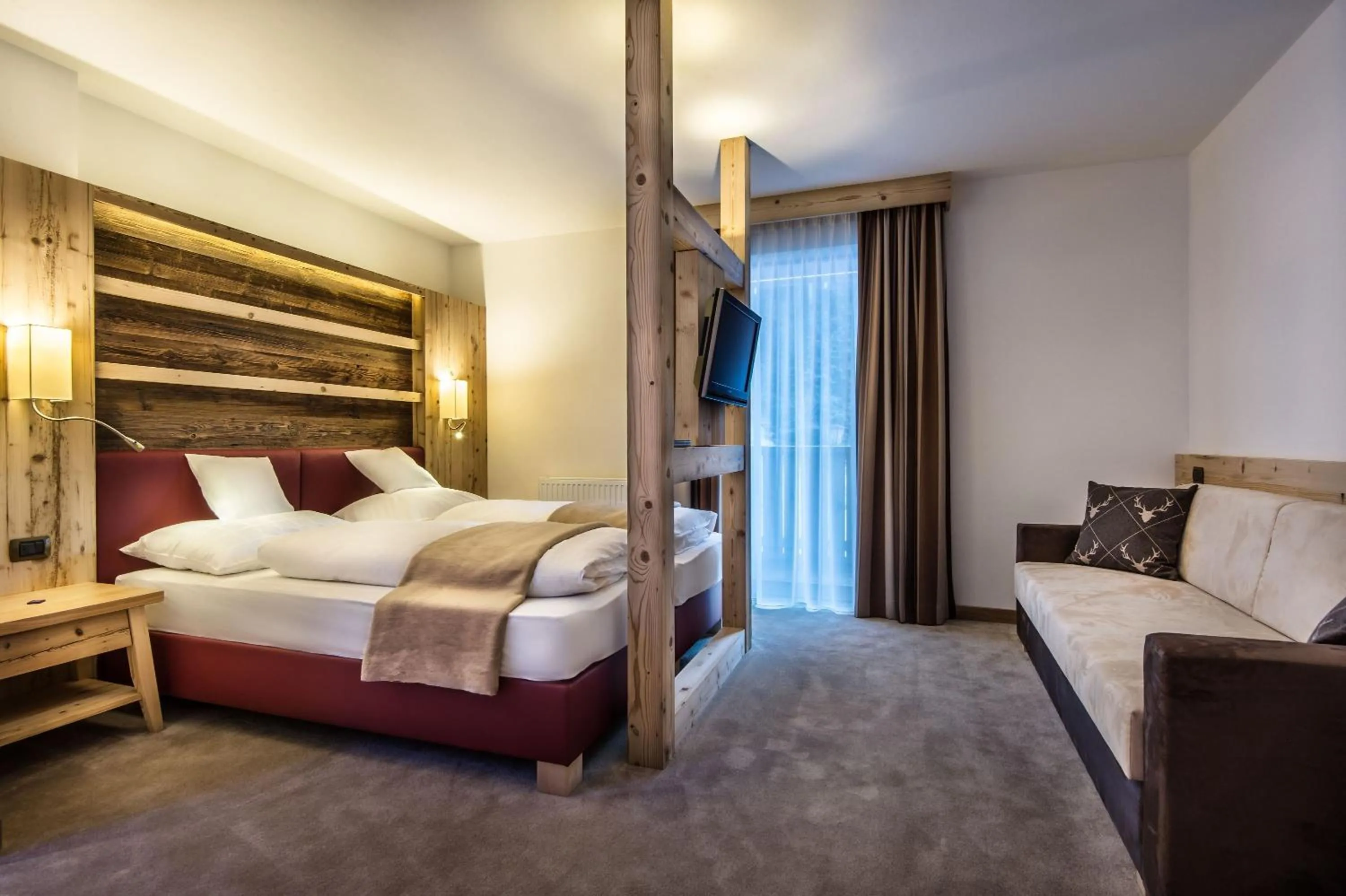 Photo of the whole room, Bed in Albergo Posta Pederoa