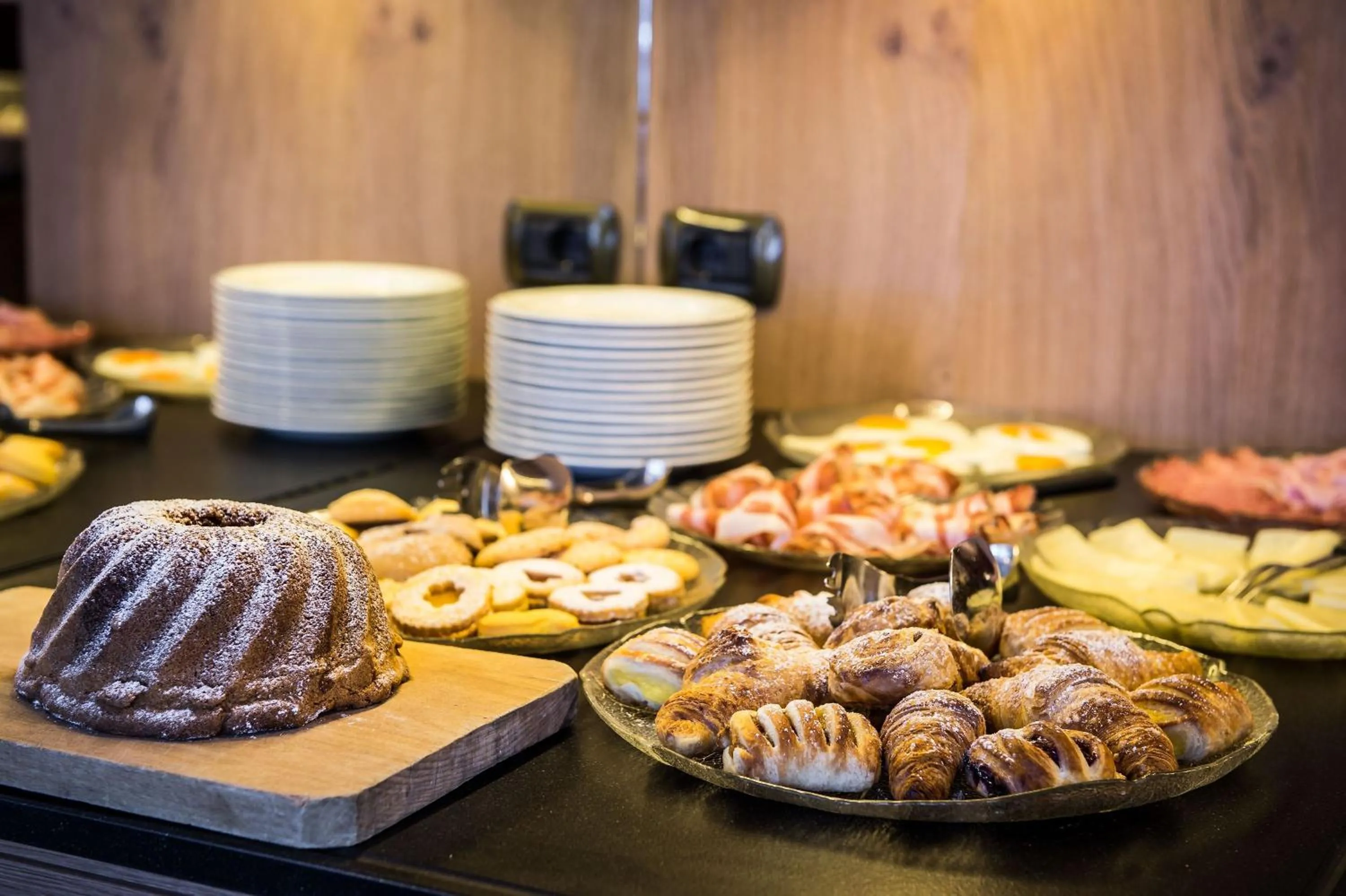 Food and drinks in Albergo Posta Pederoa