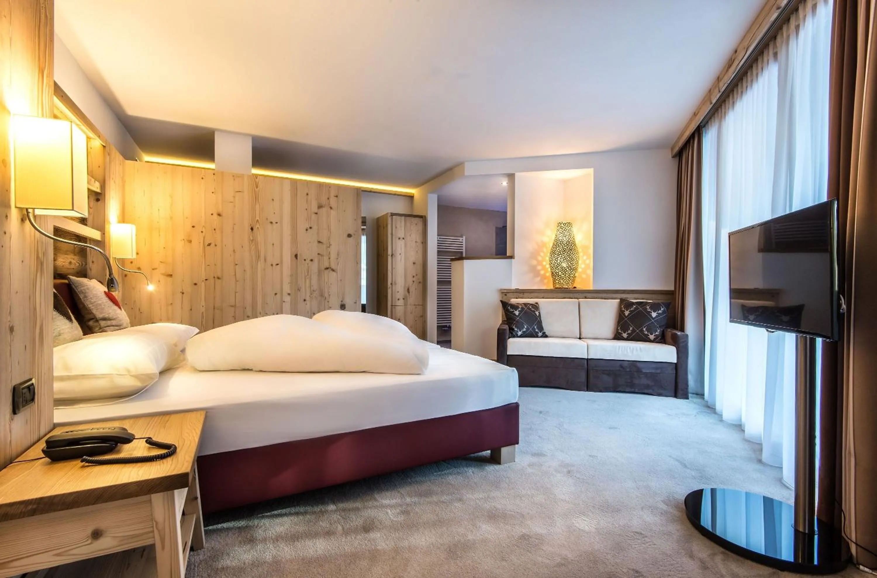 Photo of the whole room, Bed in Albergo Posta Pederoa