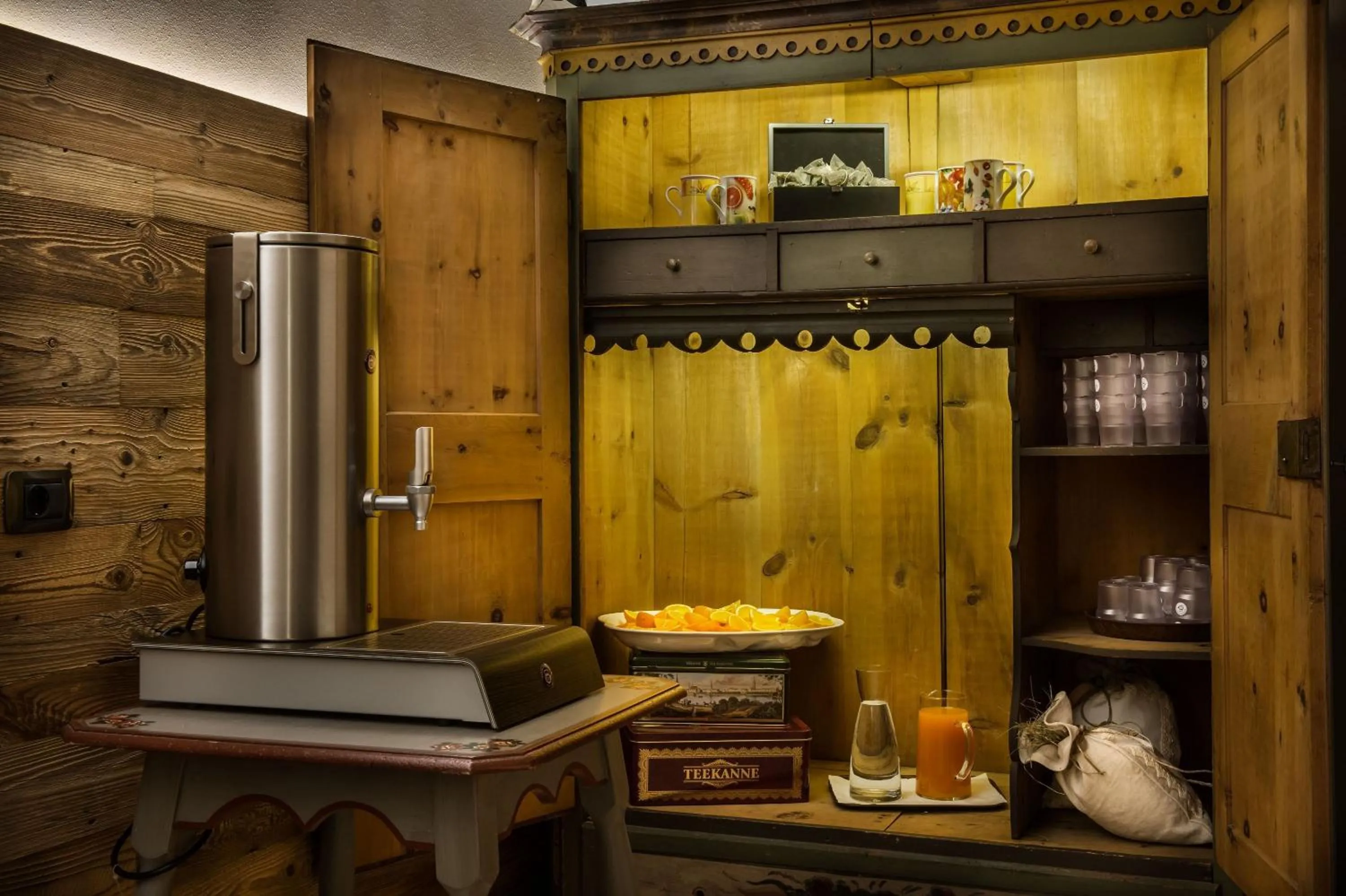 Restaurant/places to eat in Albergo Posta Pederoa