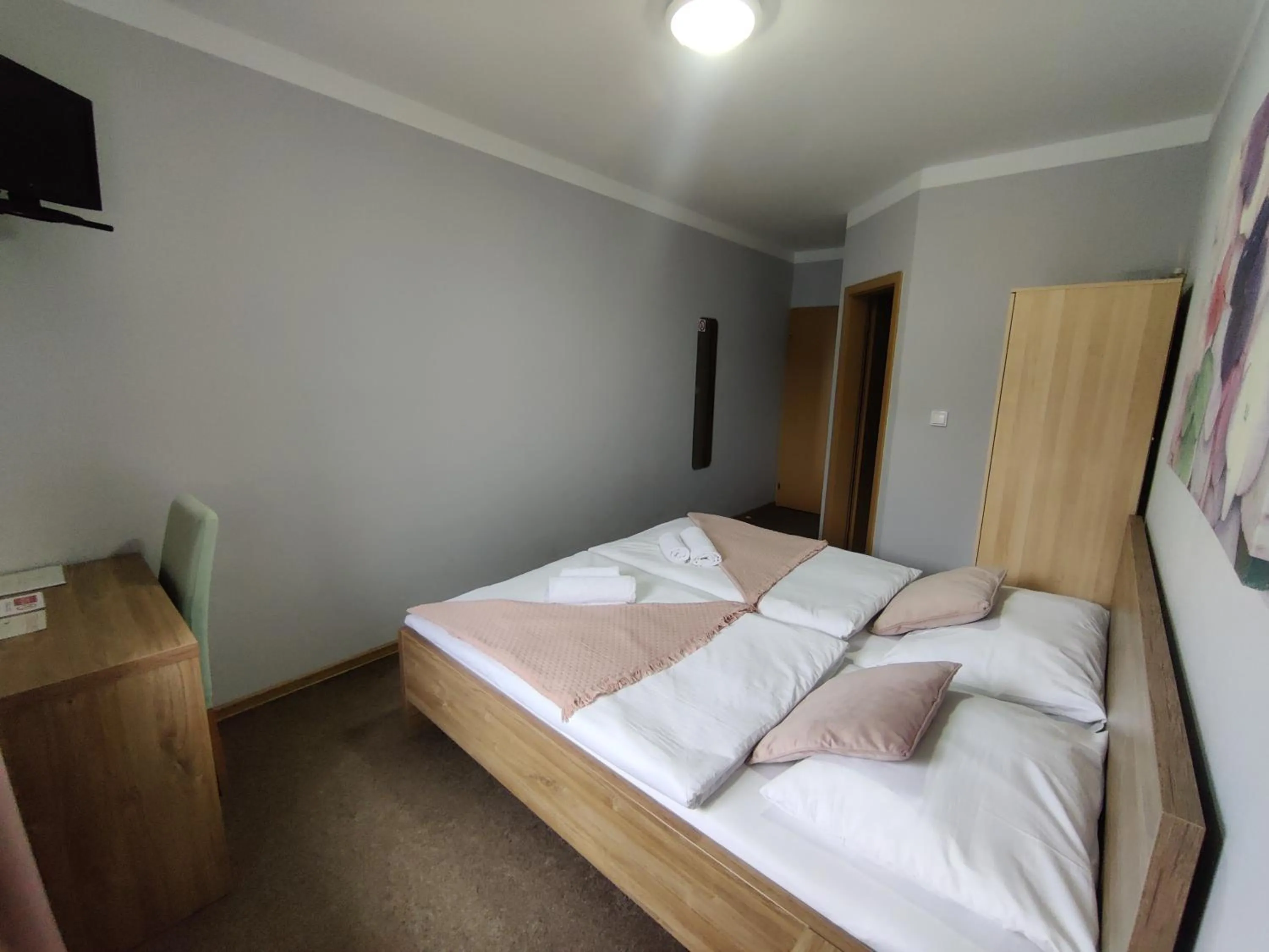 Photo of the whole room, Bed in Hotel Orlan