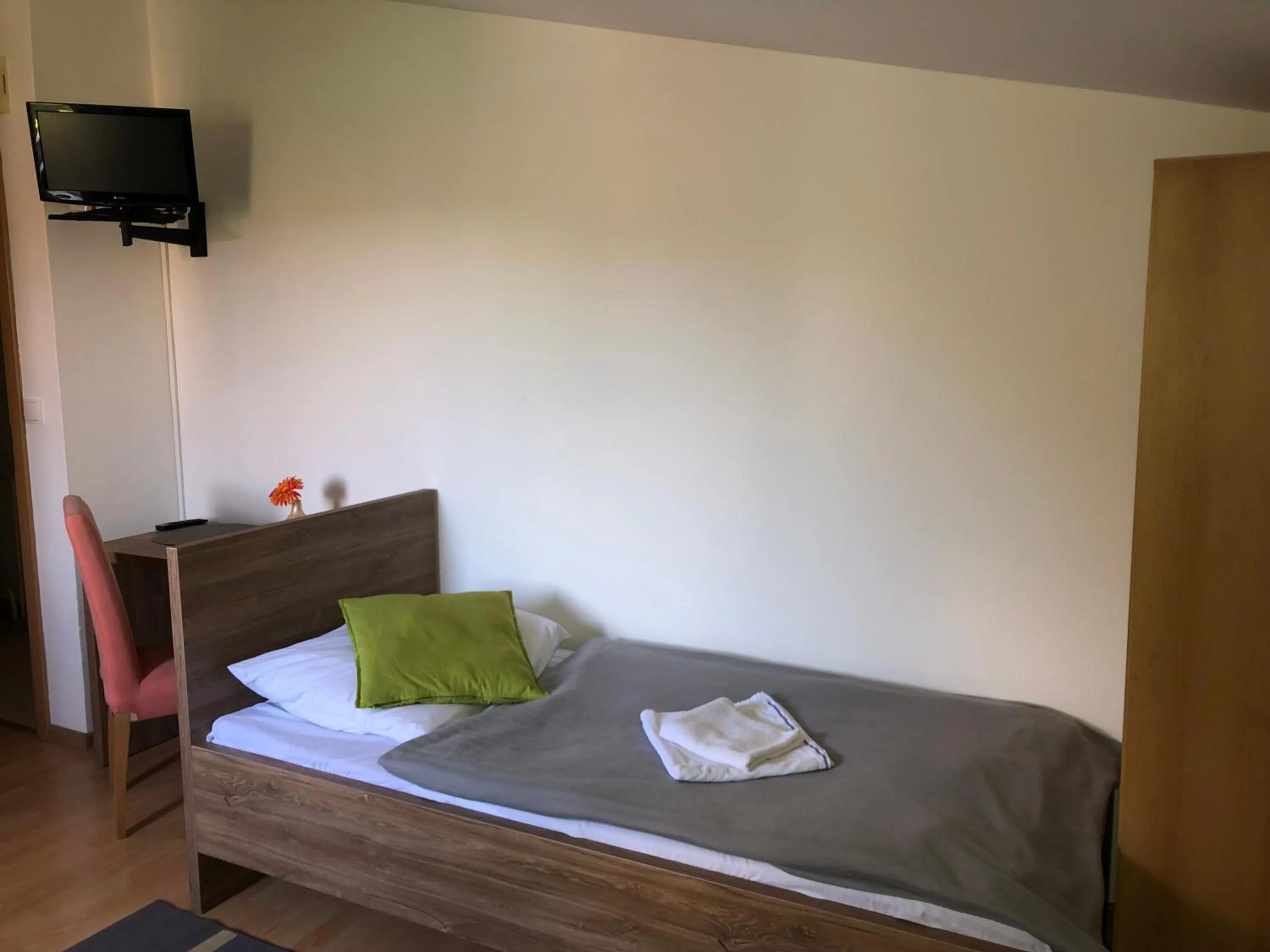 Photo of the whole room, Bed in Hotel Orlan