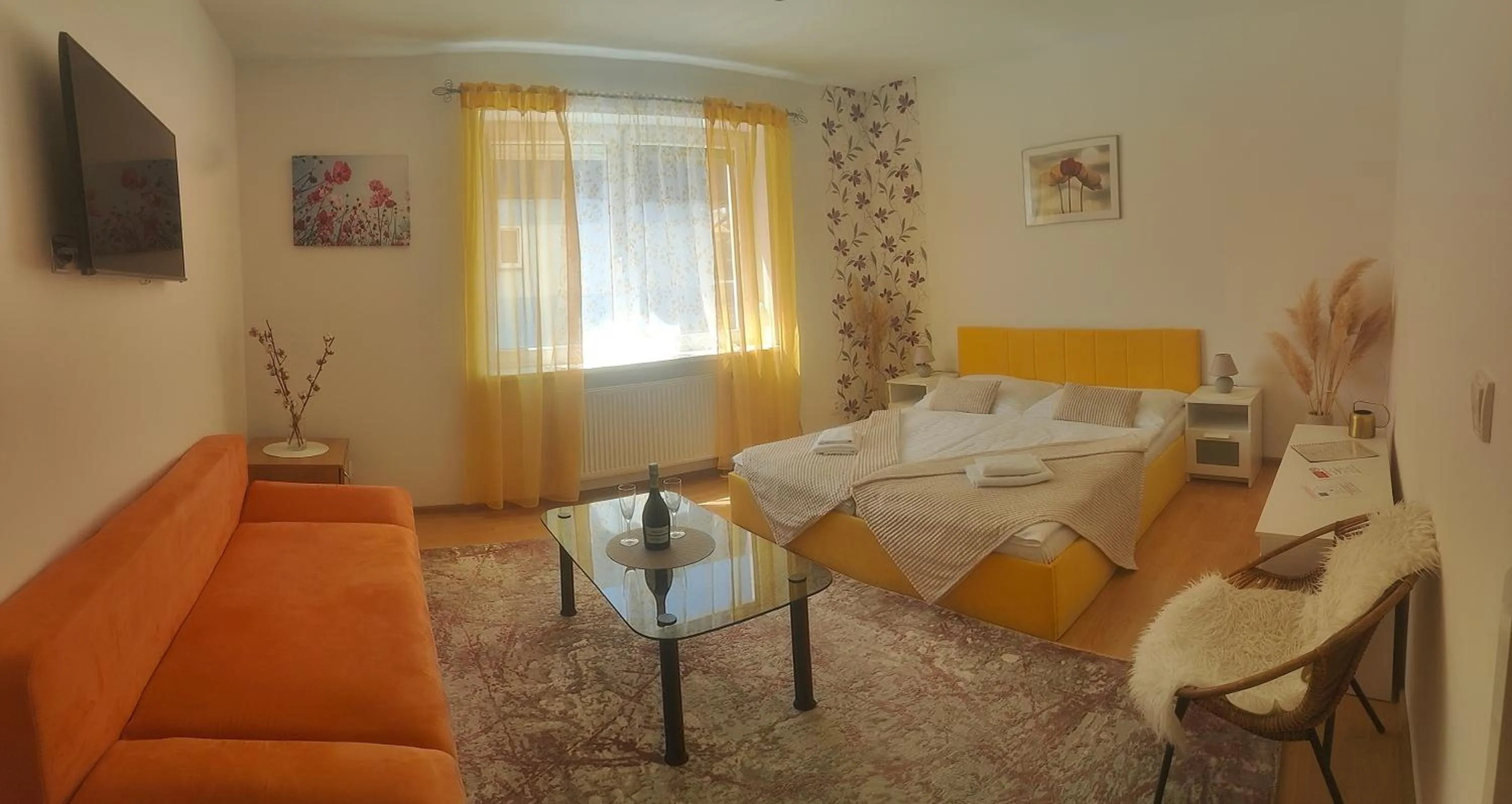 Photo of the whole room, Bed in Hotel Orlan