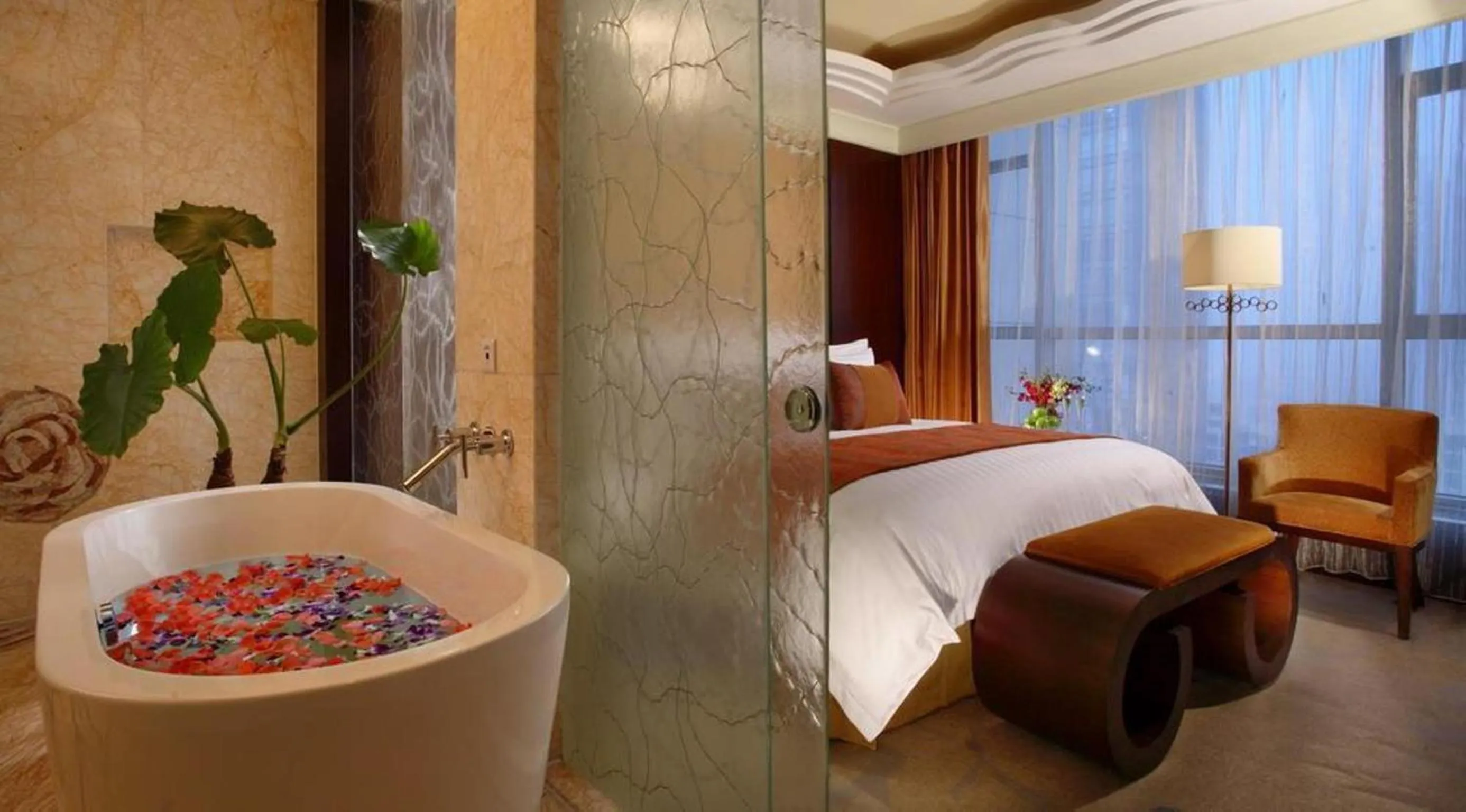 Bathroom in New Century Grand Hotel Ningbo