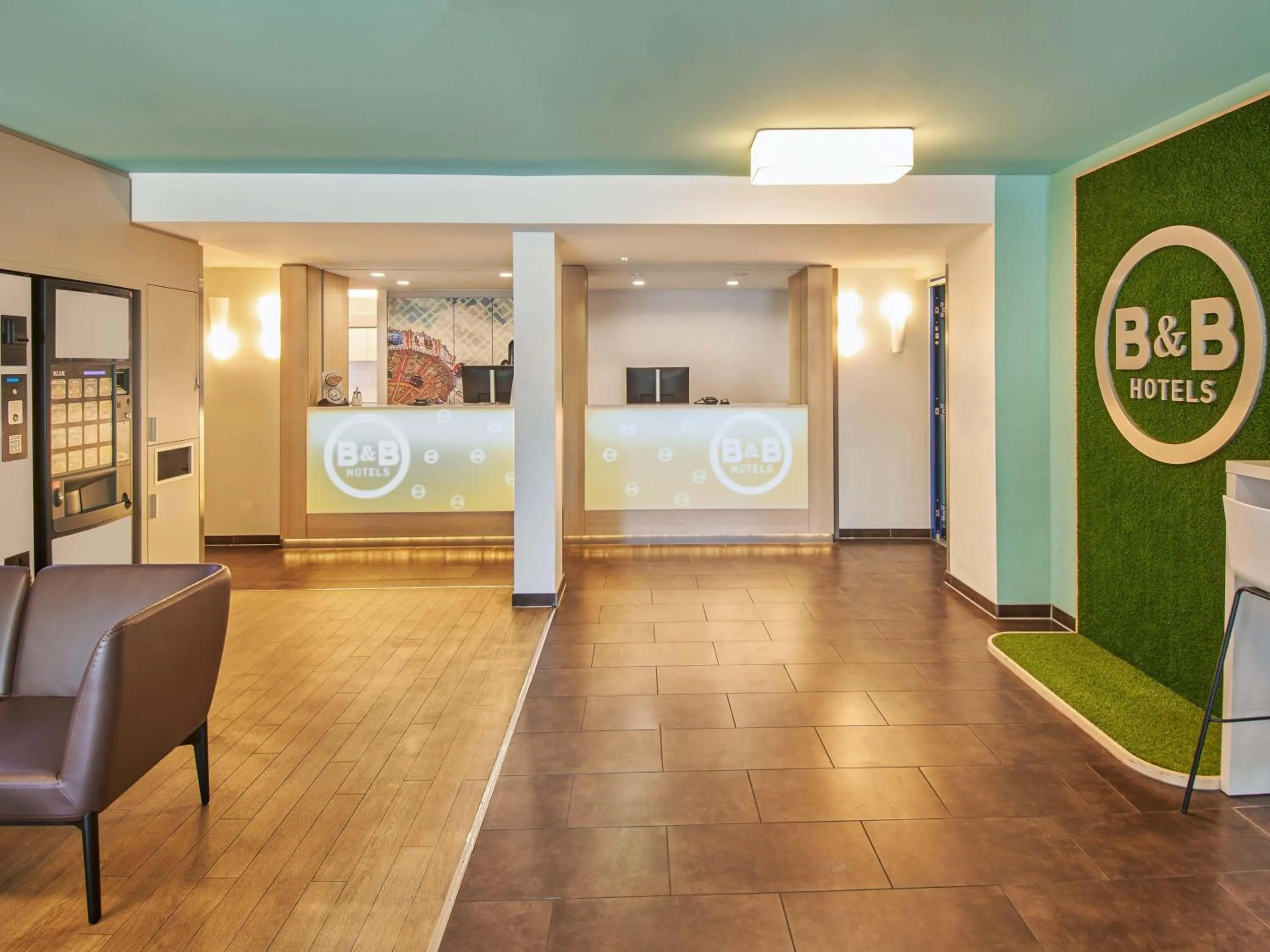 Lobby or reception in B&B Hotel Darmstadt