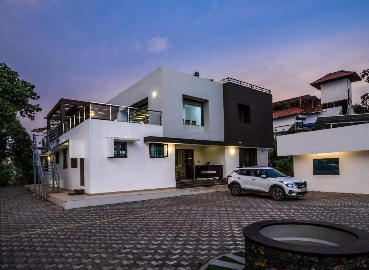 Nadhiyoram River Retreat
