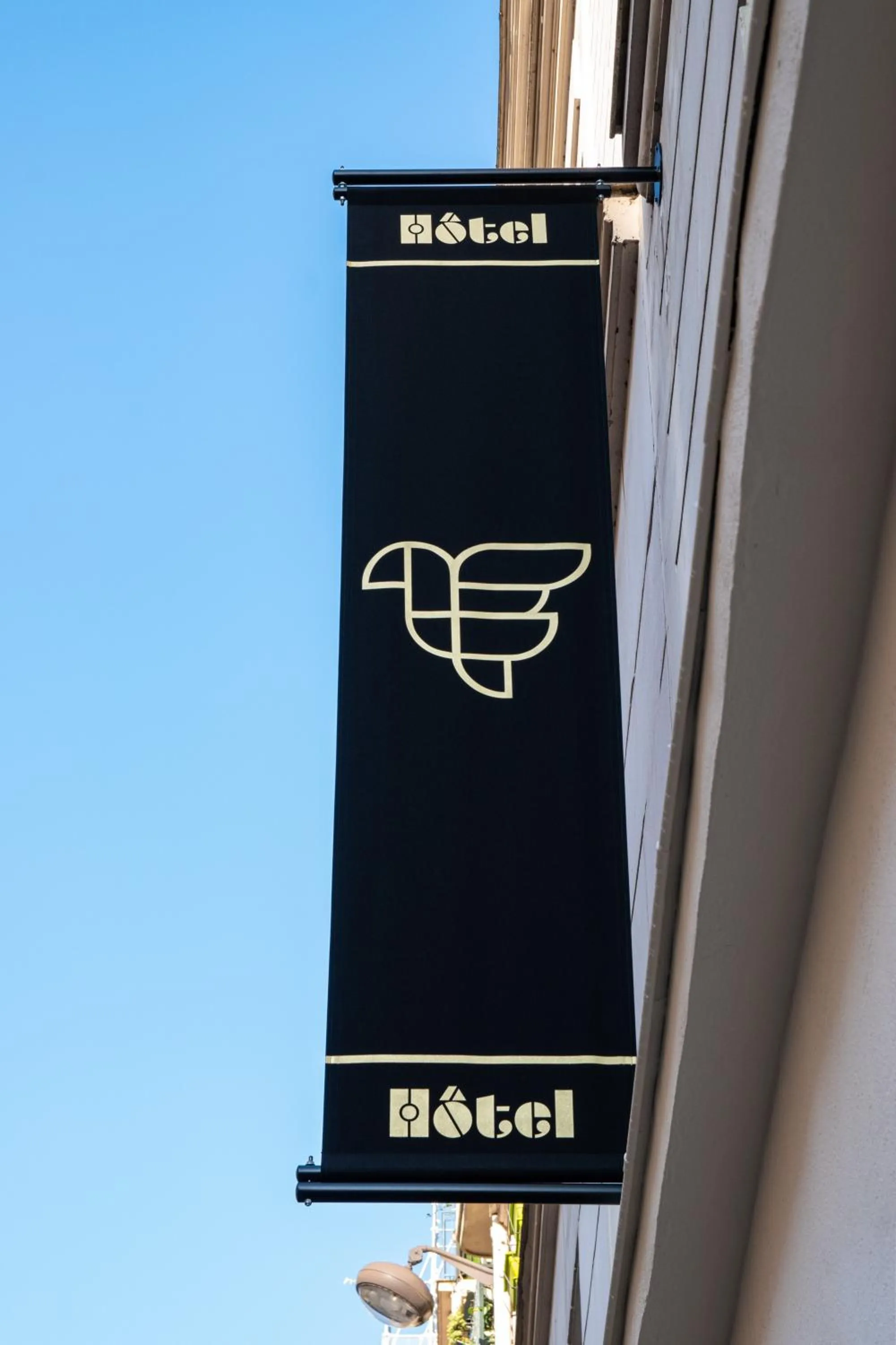 Logo/Certificate/Sign in Hôtel de L'Esperance