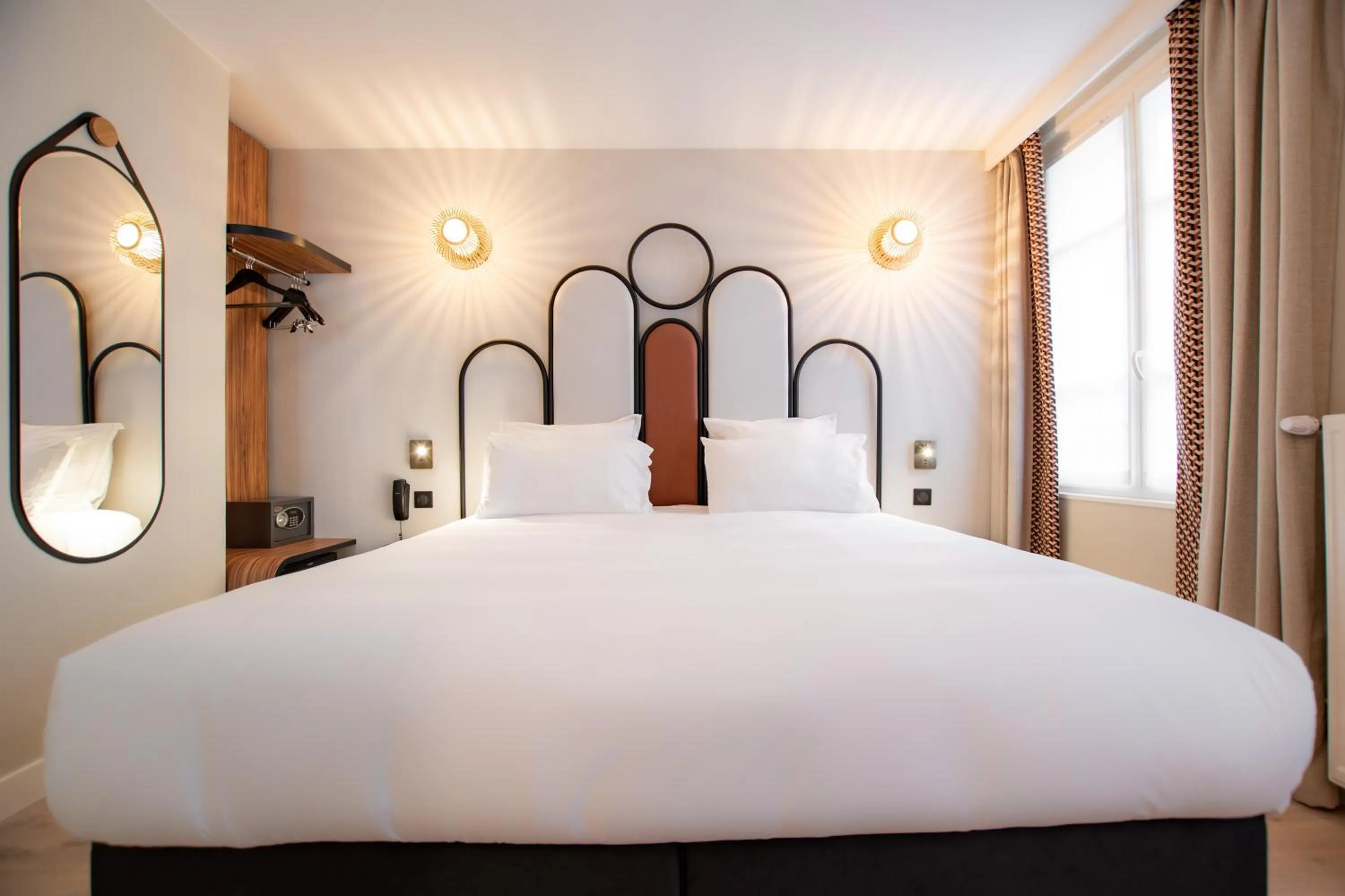 Photo of the whole room, Bed in Hôtel de L'Esperance