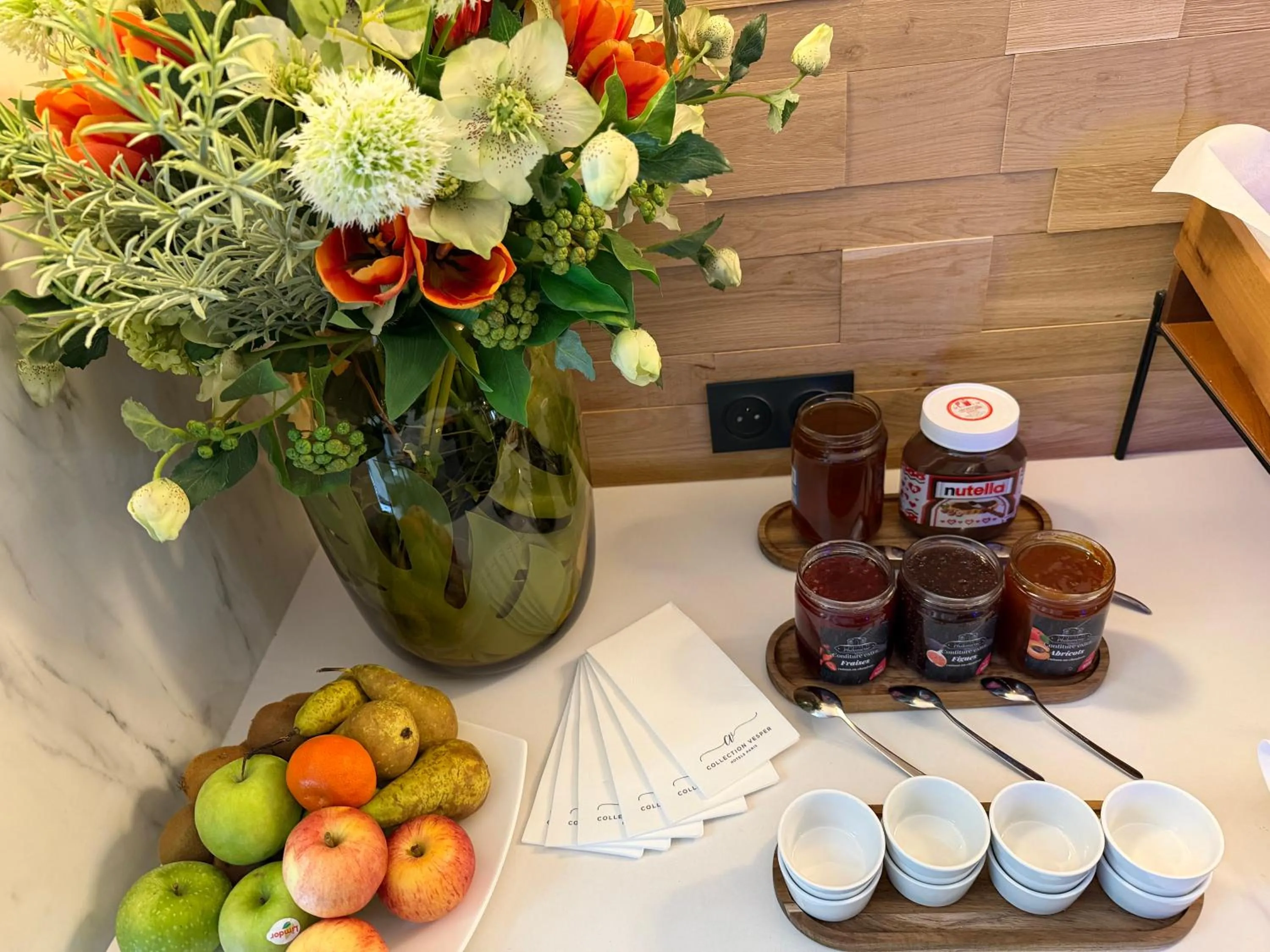 Buffet breakfast in Hôtel de L'Esperance