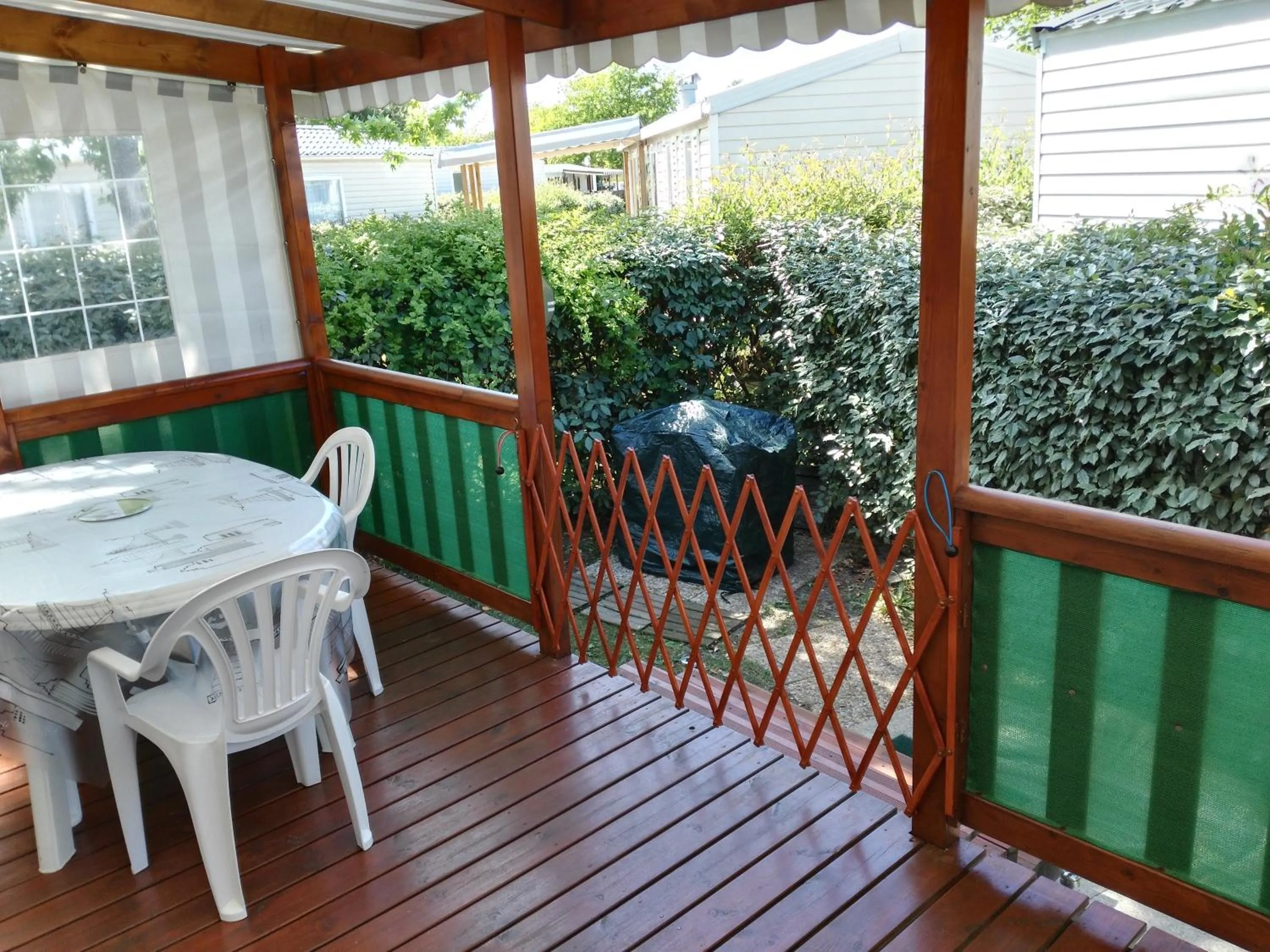 BBQ facilities in MOBIL HOME 43 dans Camping 4 Etoiles