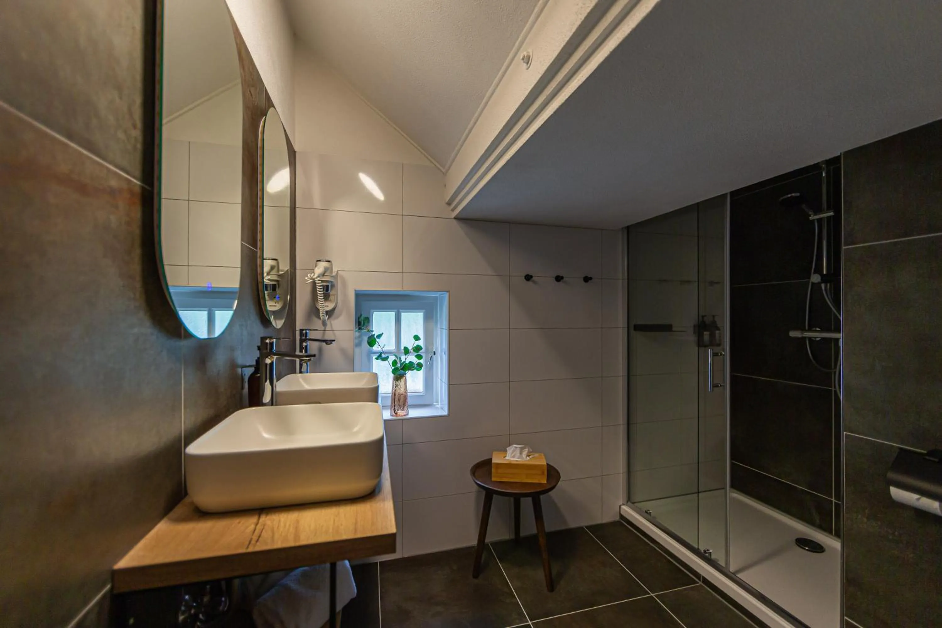 Shower in Buitenplaats Kasteel Elsloo