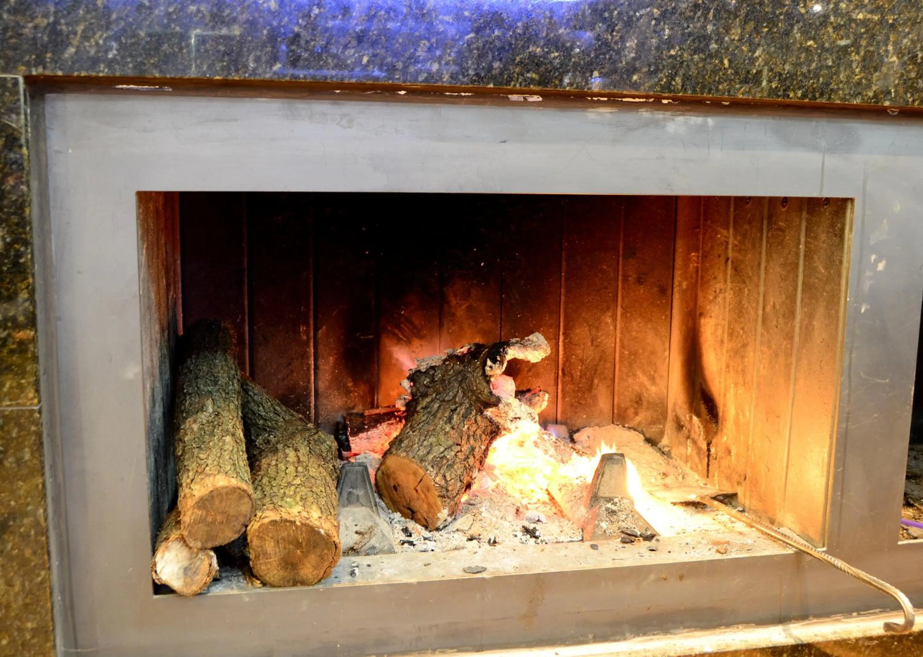 Restaurant/places to eat in Hotel Iliana