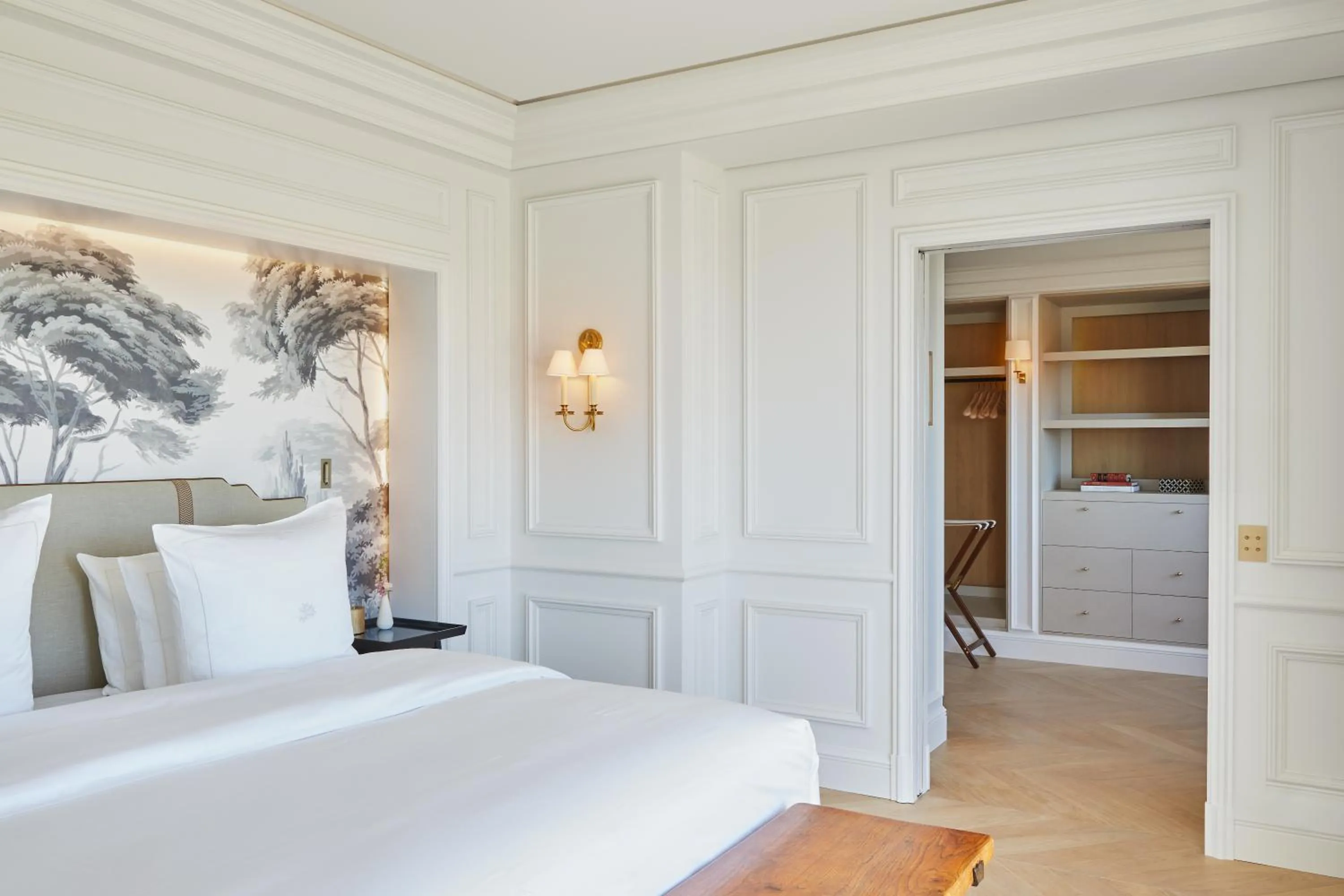 Bedroom, Bed in Airelles Château de la Messardière