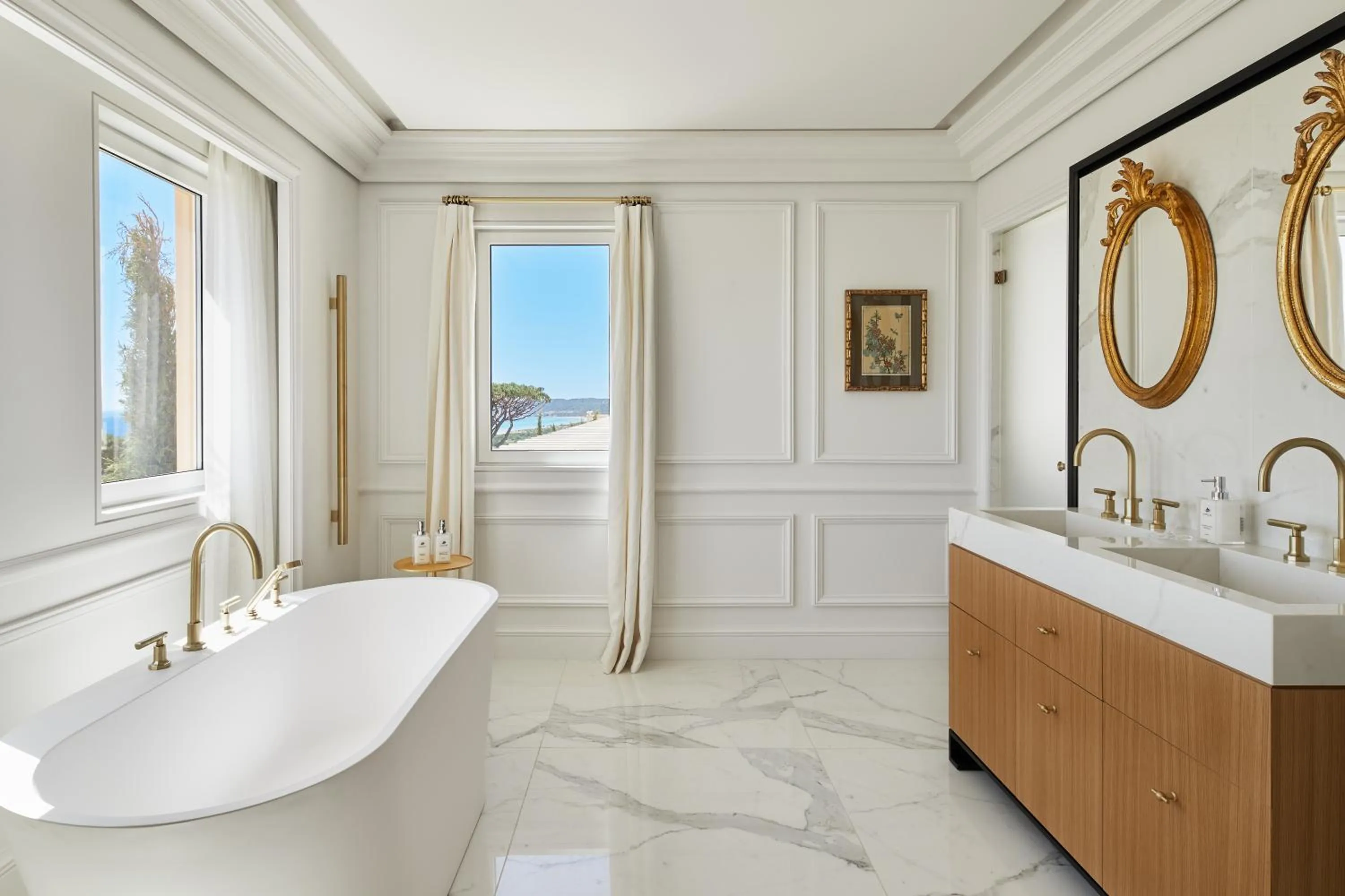 Bathroom in Airelles Château de la Messardière