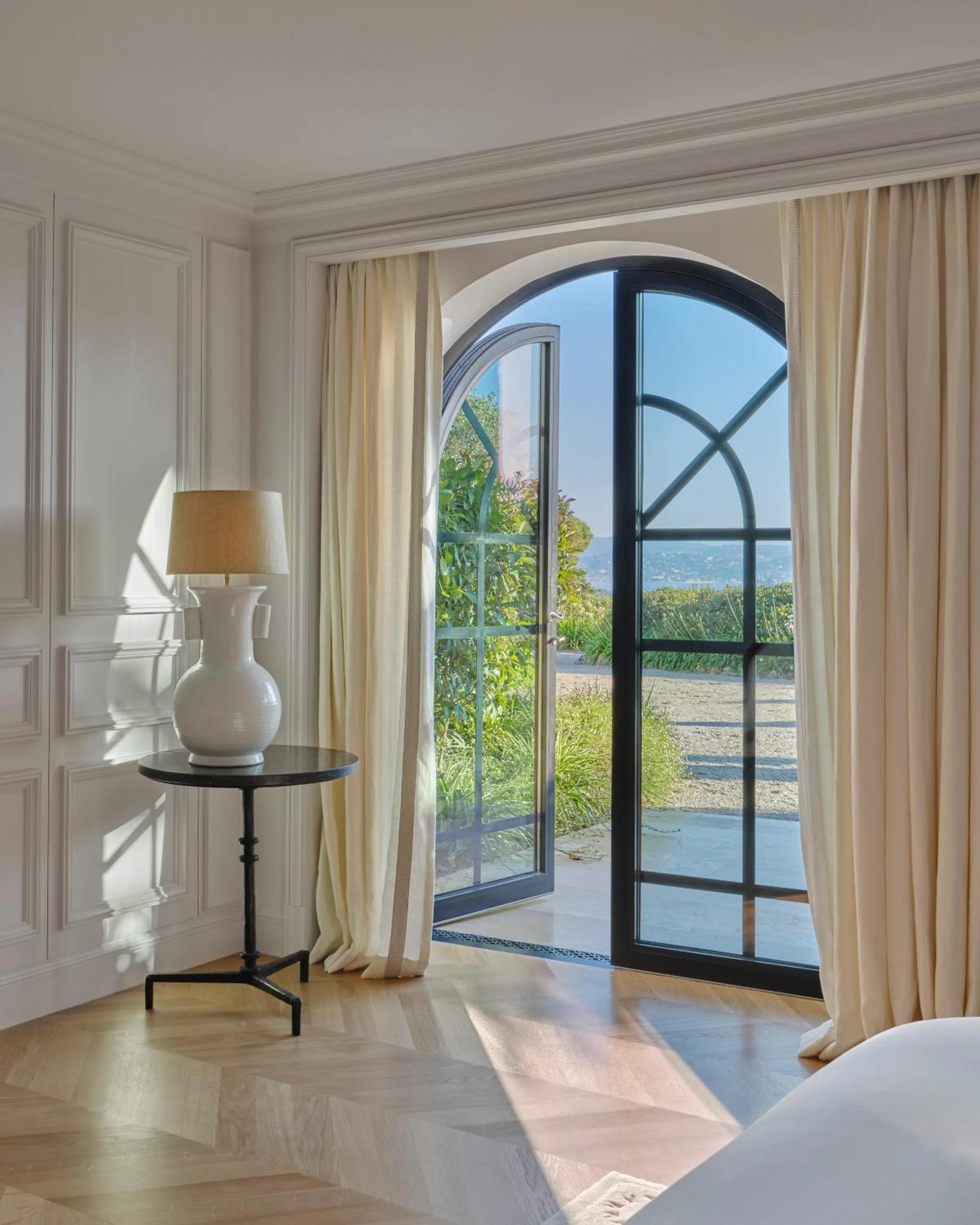 Bedroom, Bed in Airelles Château de la Messardière