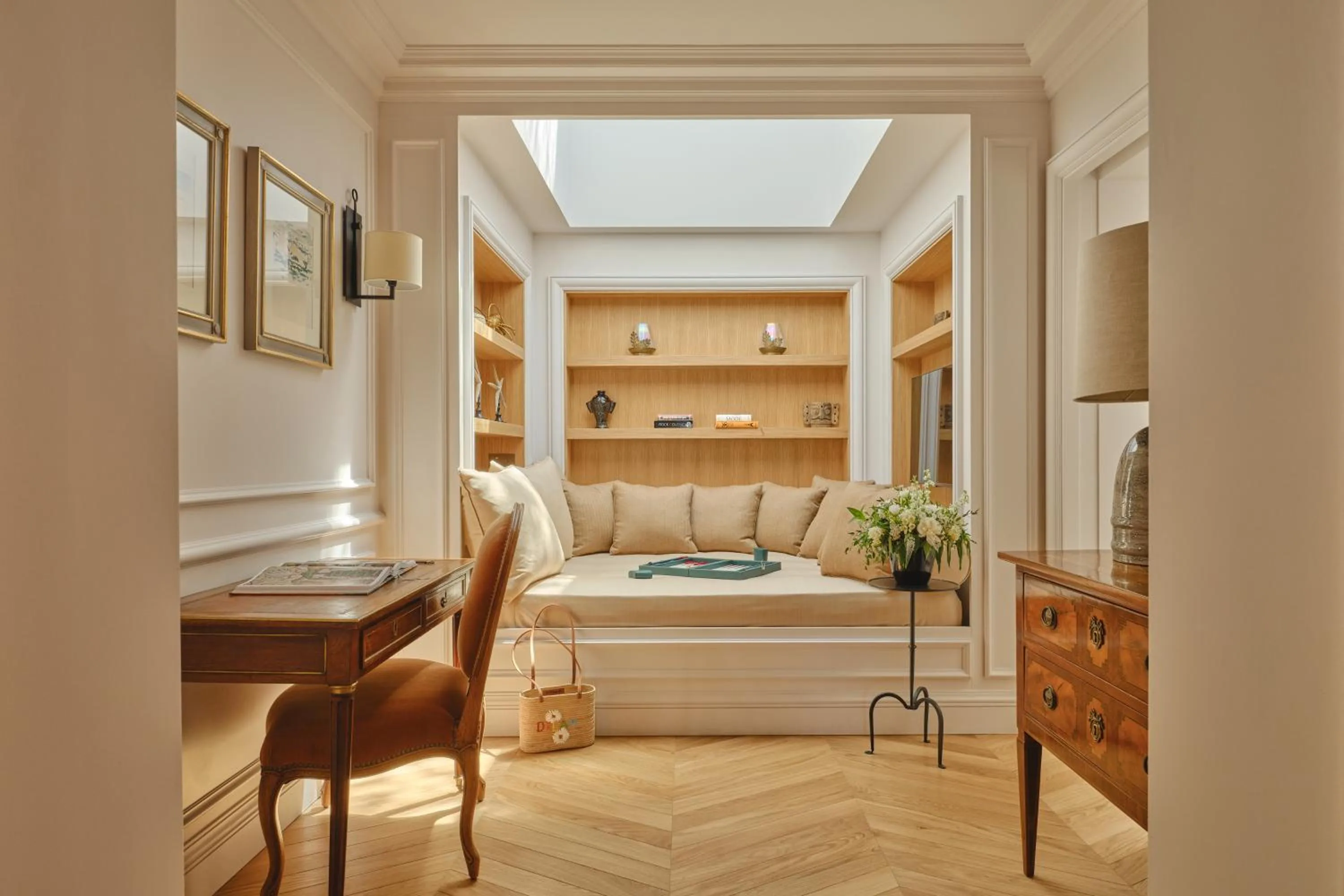 Seating area, Bed in Airelles Château de la Messardière