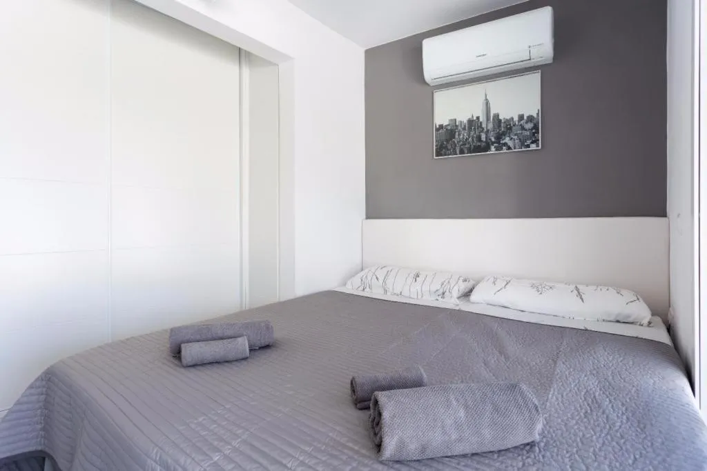 Bed in Apartment Pearl