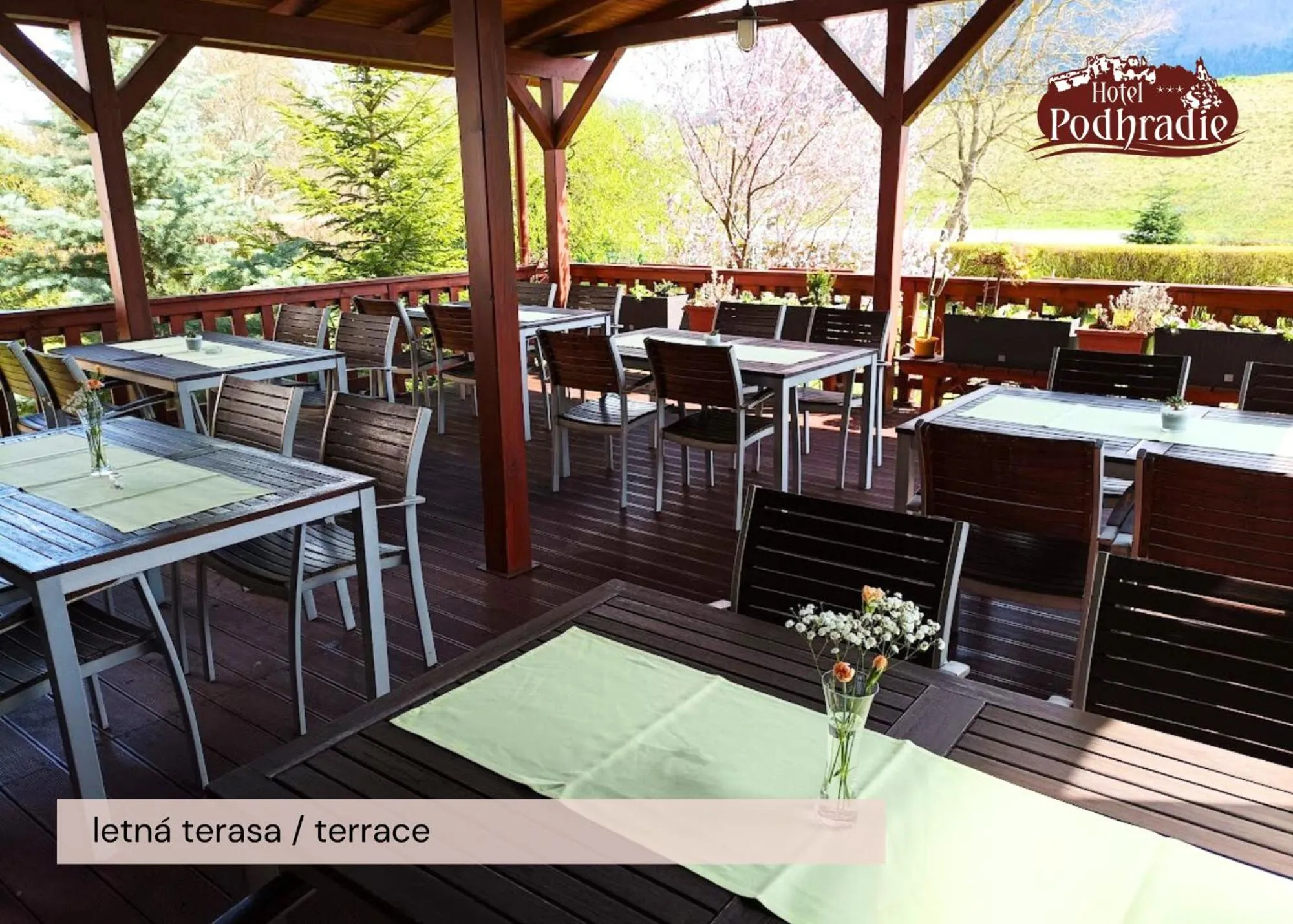 Restaurant/places to eat in Hotel Podhradie