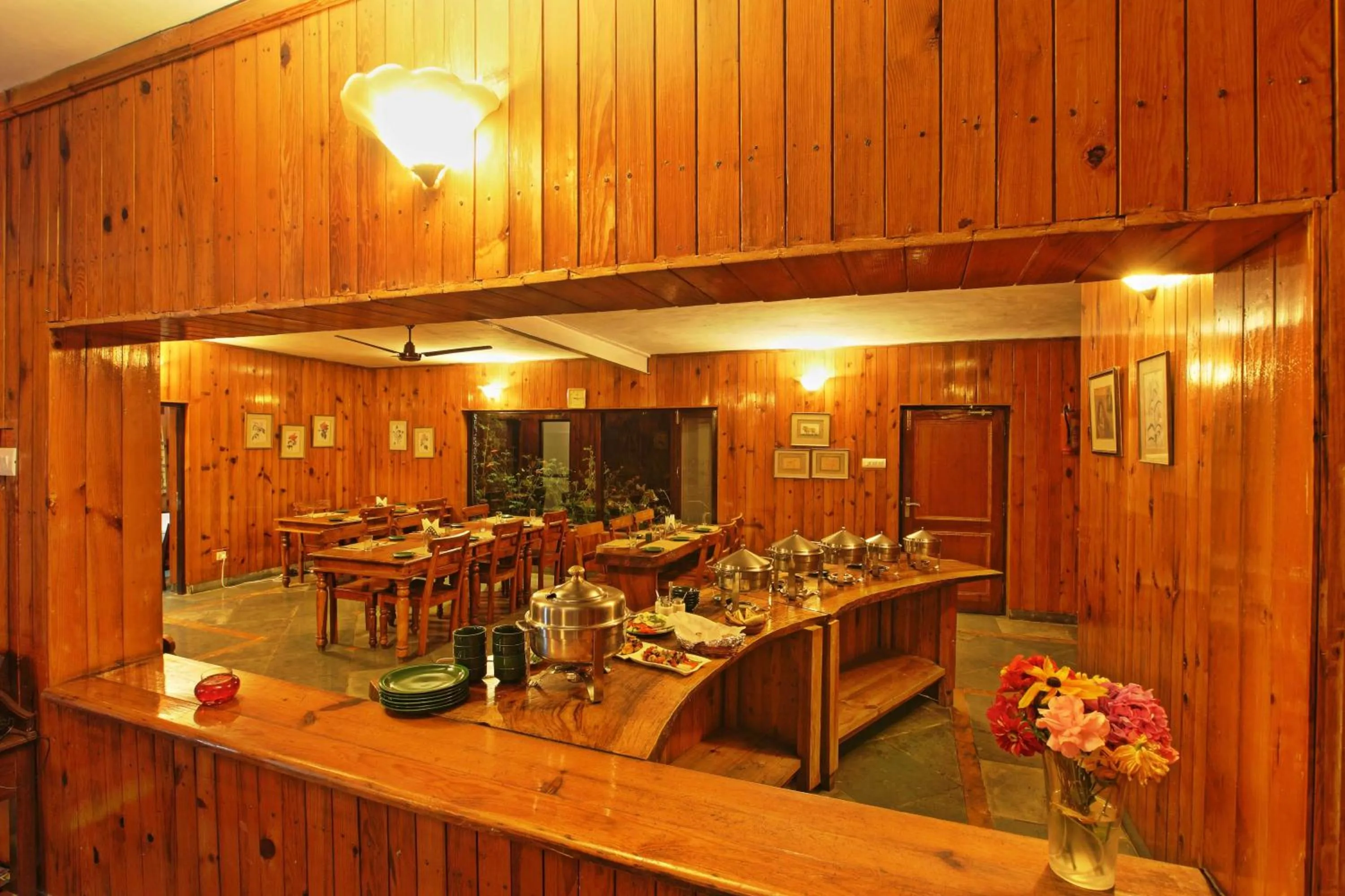 Restaurant/places to eat in Cedar Lodge By Aahma