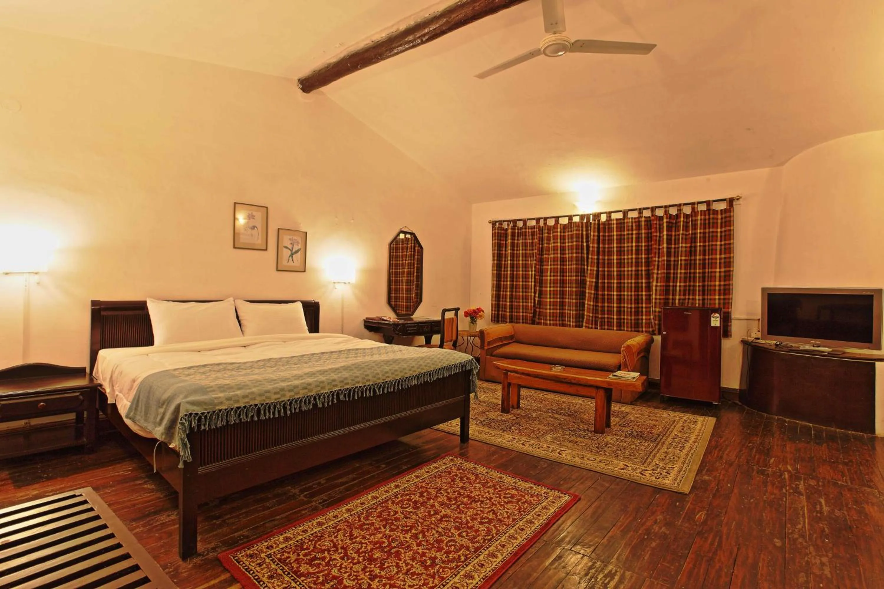 Photo of the whole room, Bed in Cedar Lodge By Aahma